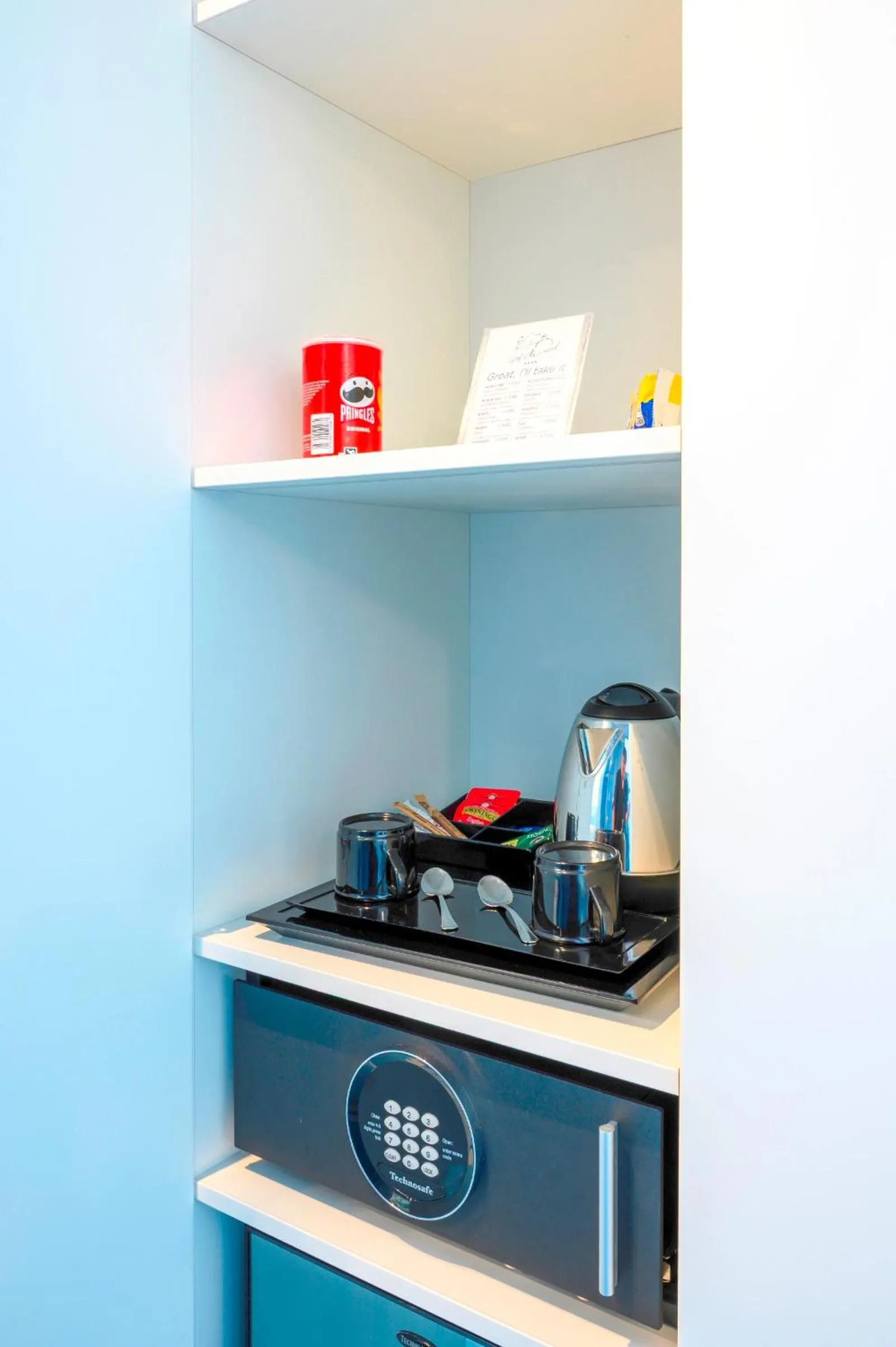 Coffee/tea facilities in Hotel Villa Durrueli Resort & Spa