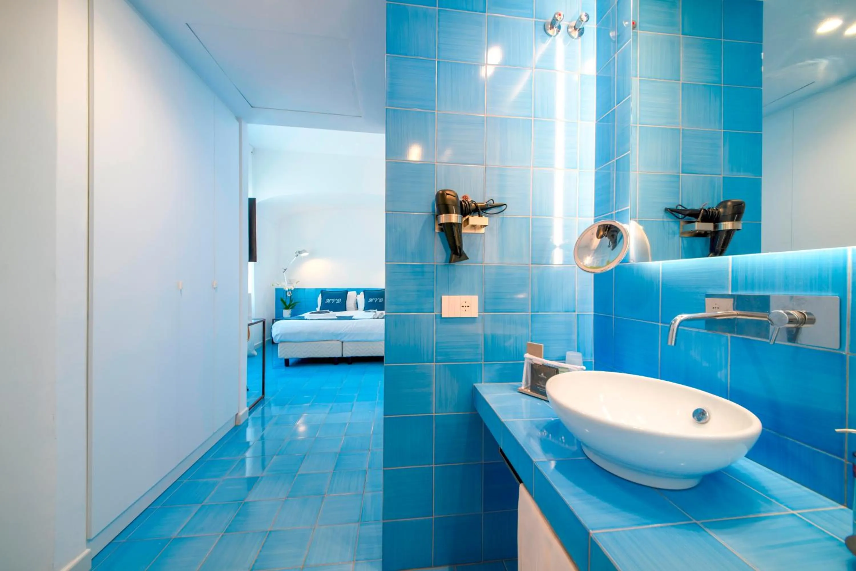 Bathroom, Bed in Hotel Villa Durrueli Resort & Spa