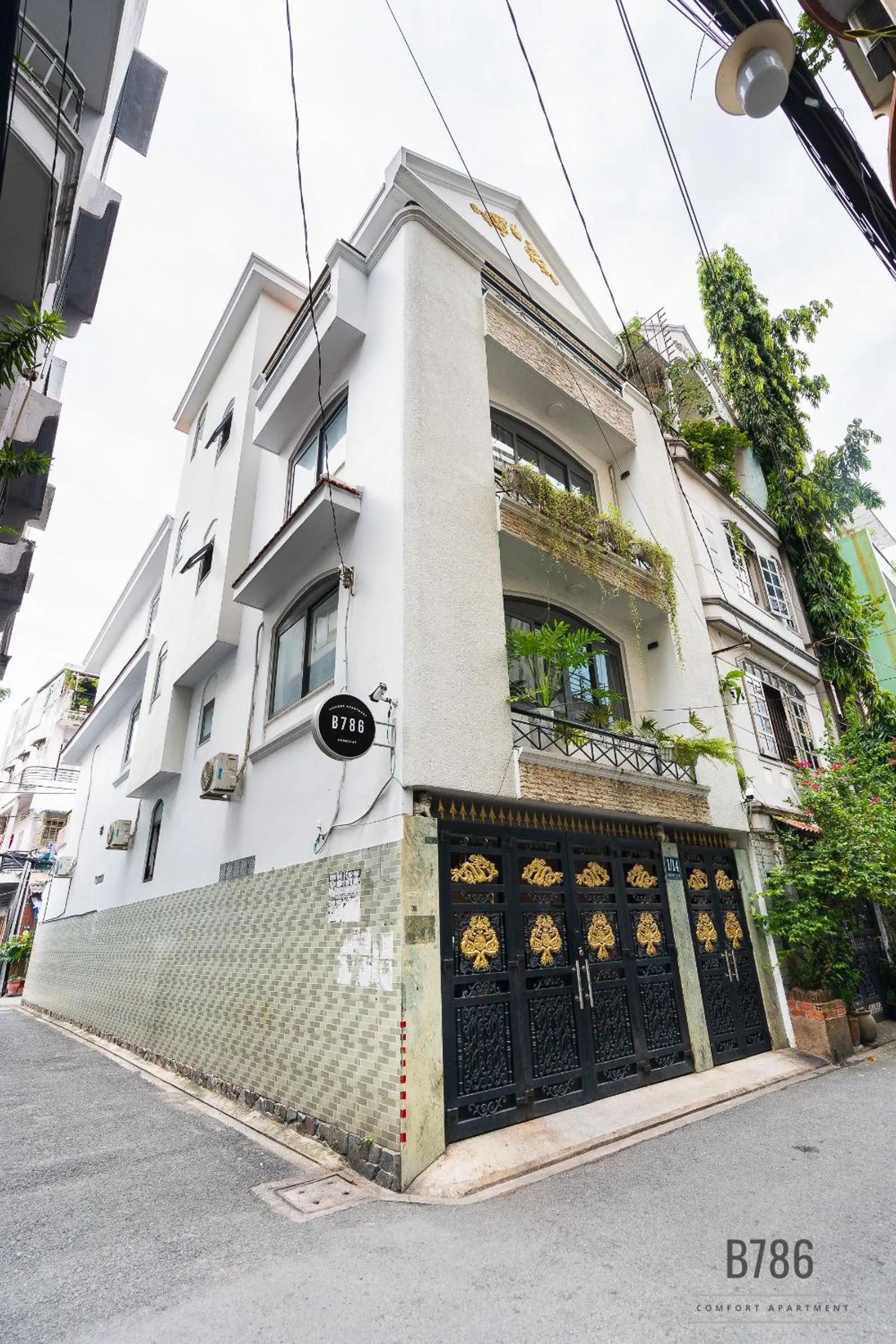 Street view in B786 Airport Apartment