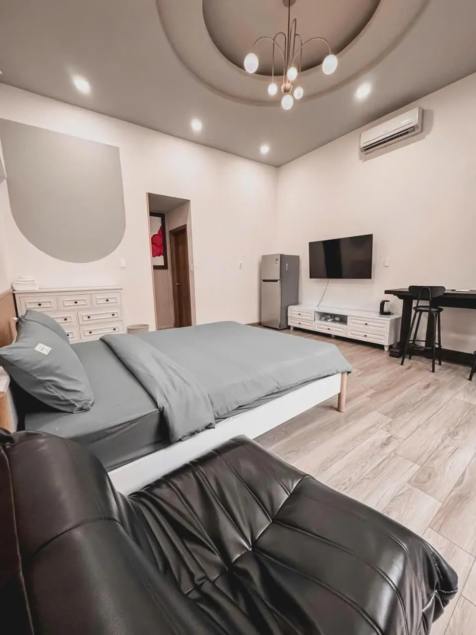 B786 Airport Apartment