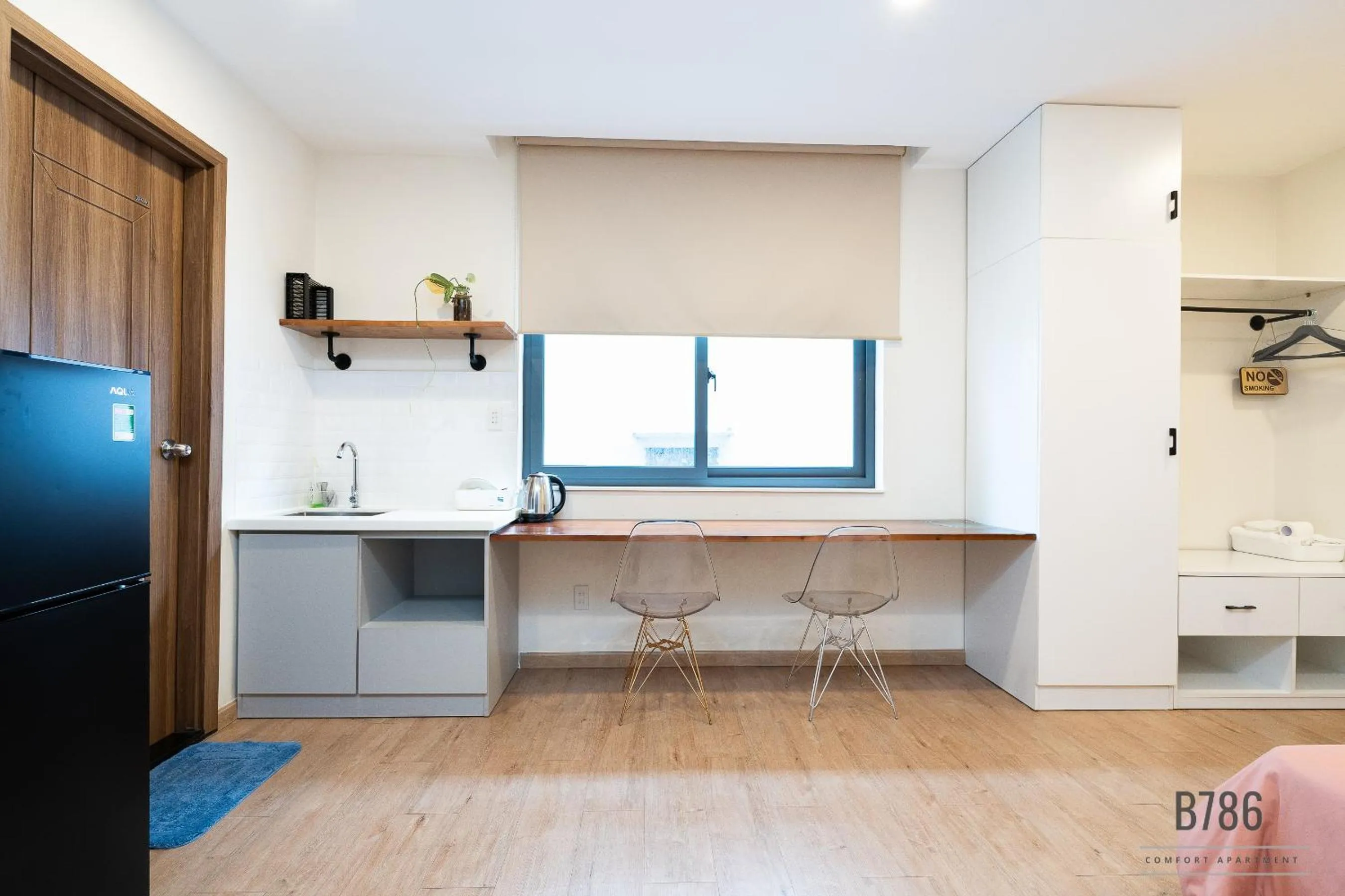 Kitchen or kitchenette in B786 Airport Apartment