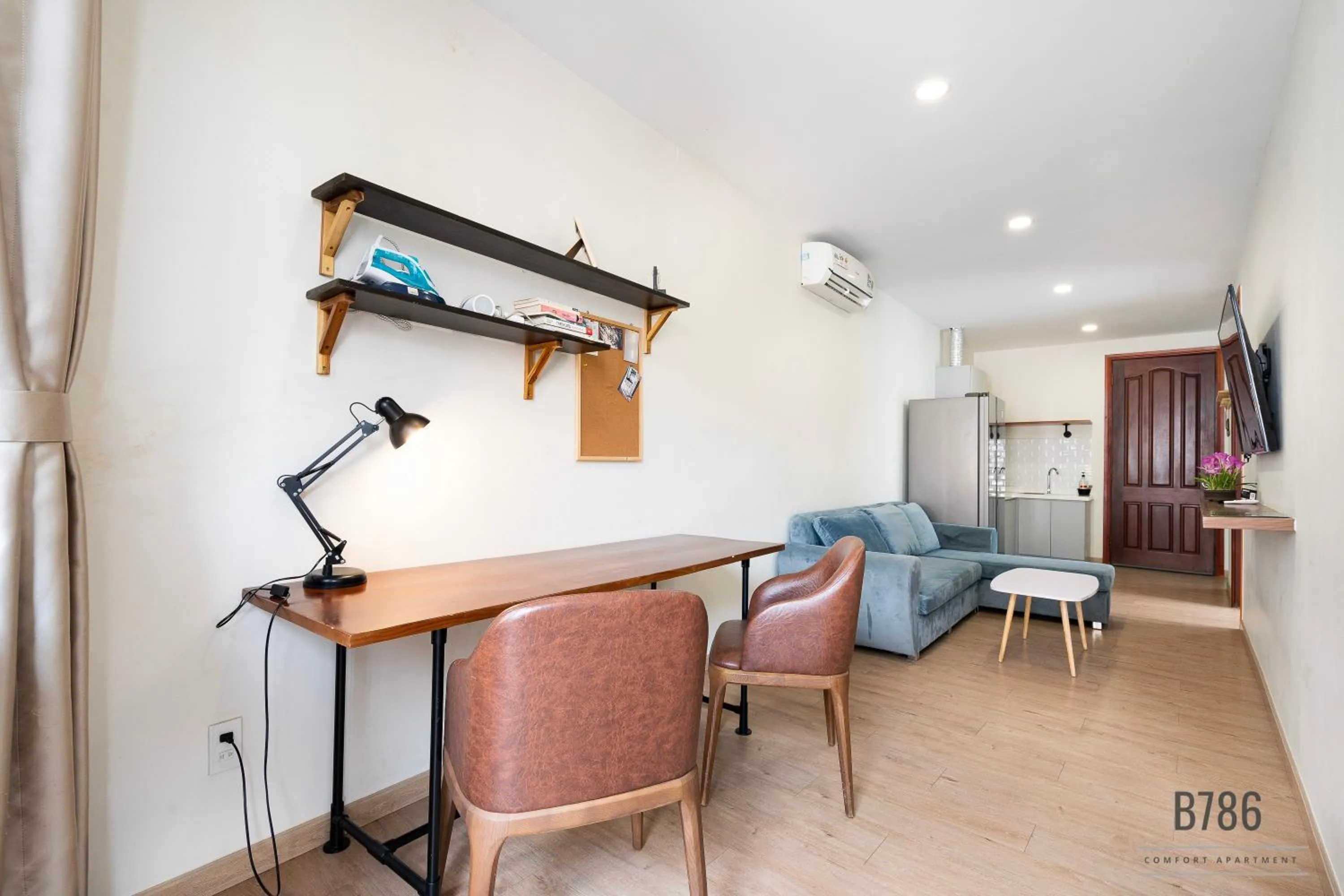 B786 Airport Apartment