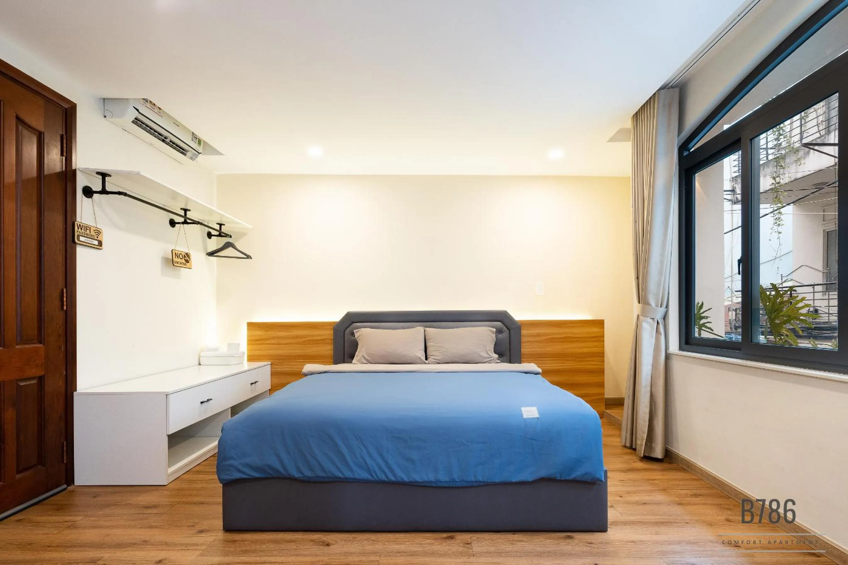 Photo of the whole room, Bed in B786 Airport Apartment