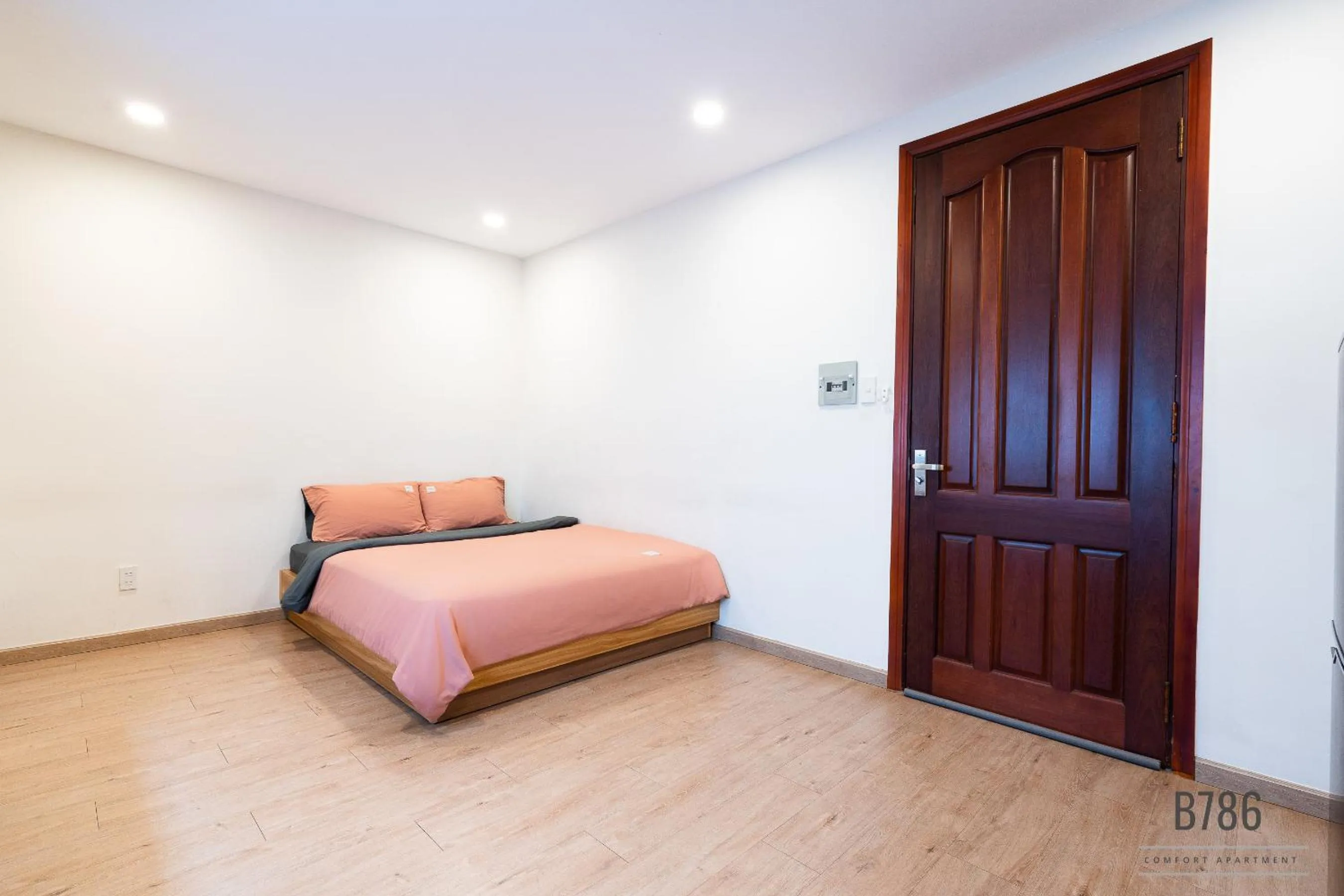 Photo of the whole room, Bed in B786 Airport Apartment