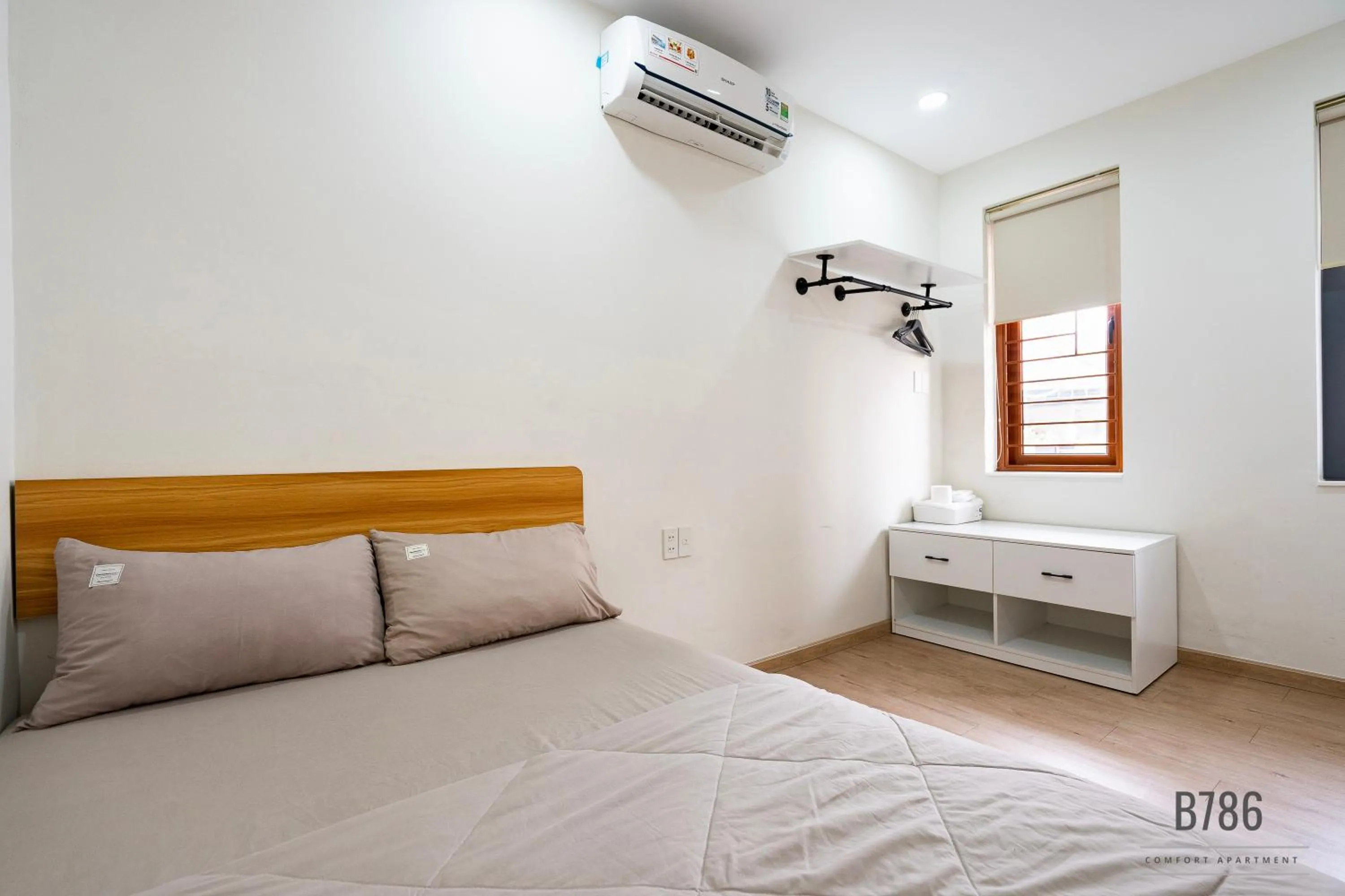 Bed in B786 Airport Apartment