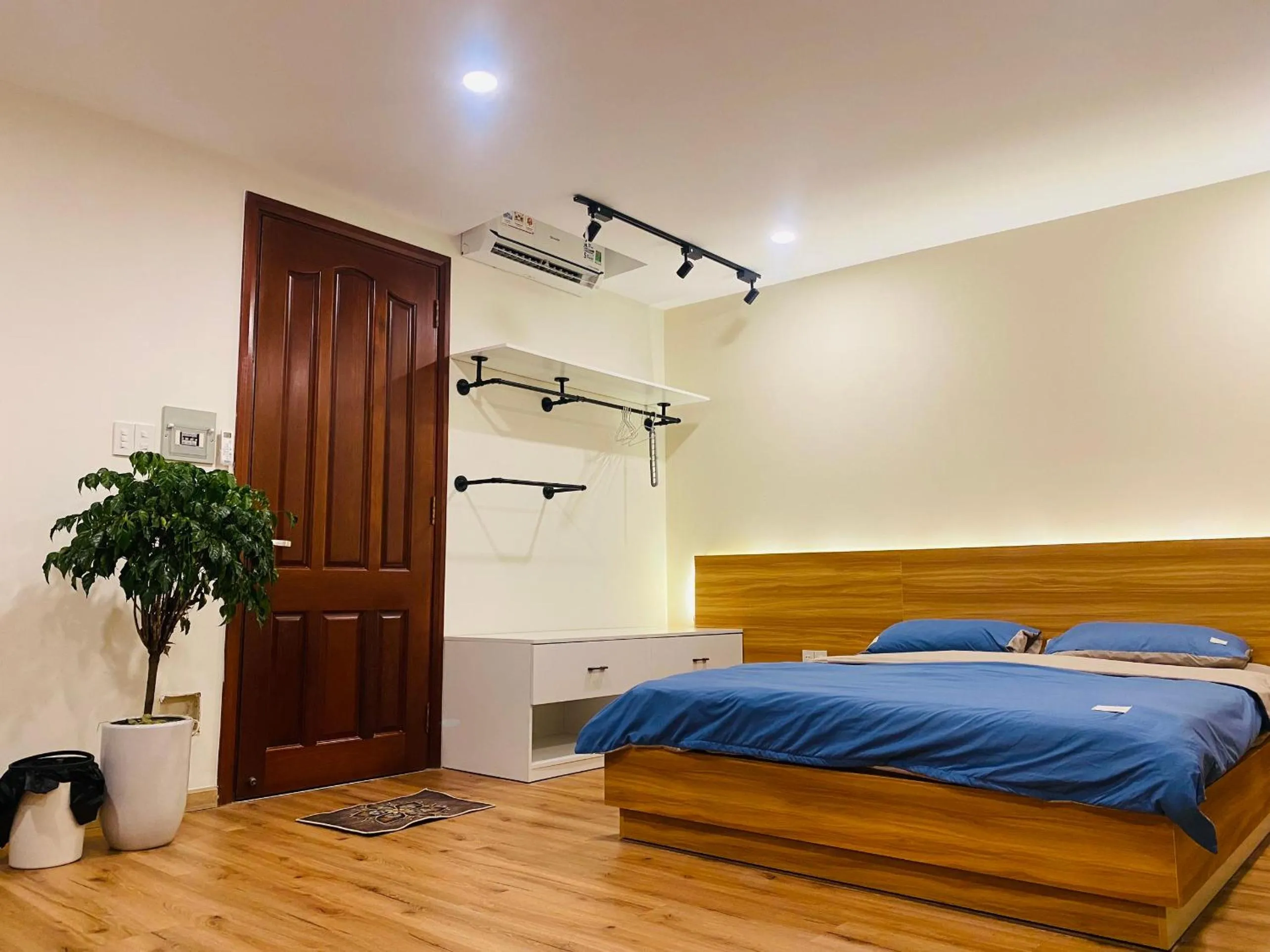 Bedroom, Bed in B786 Airport Apartment