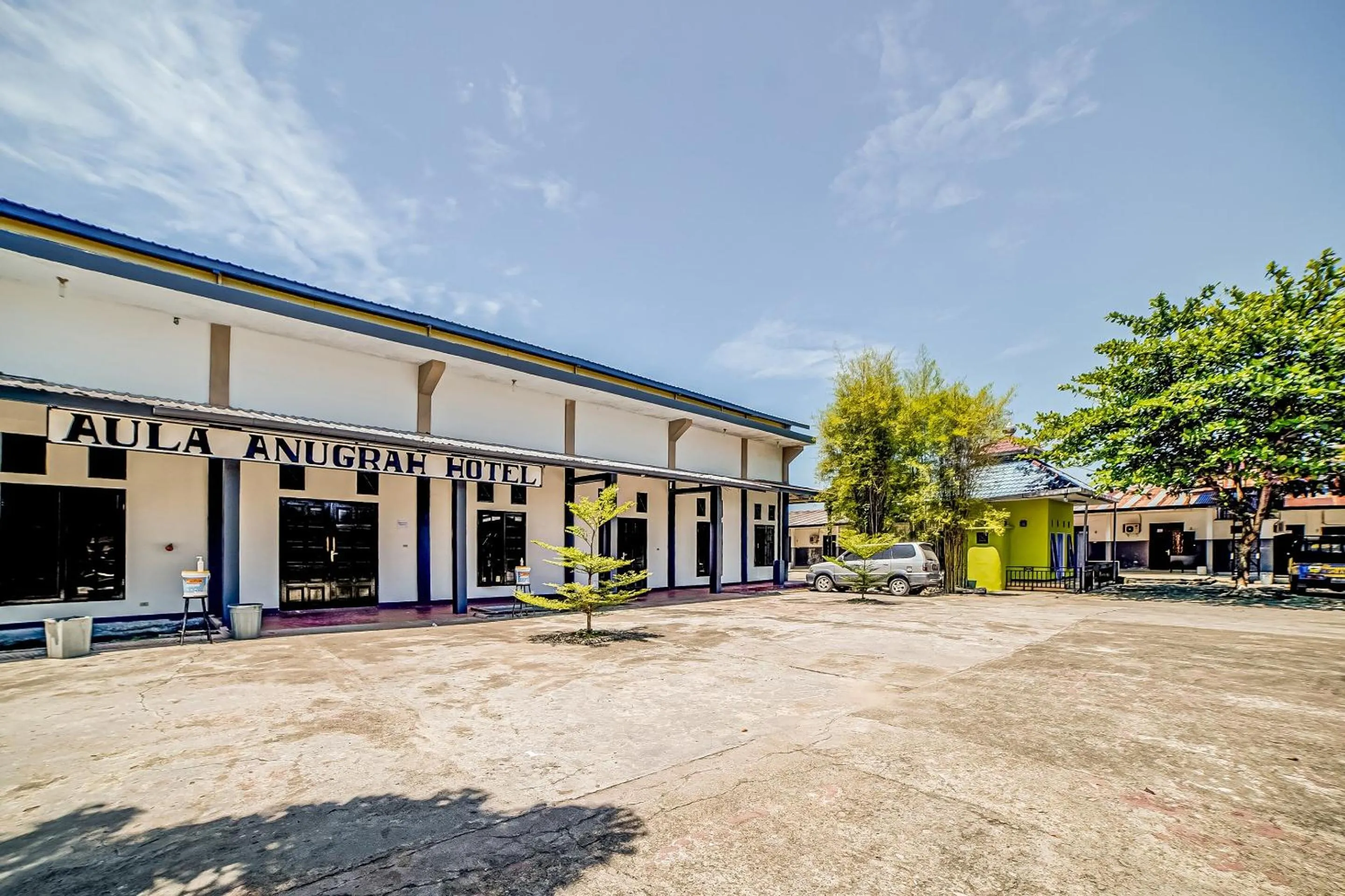 Facade/entrance in Hotel O Anugrah