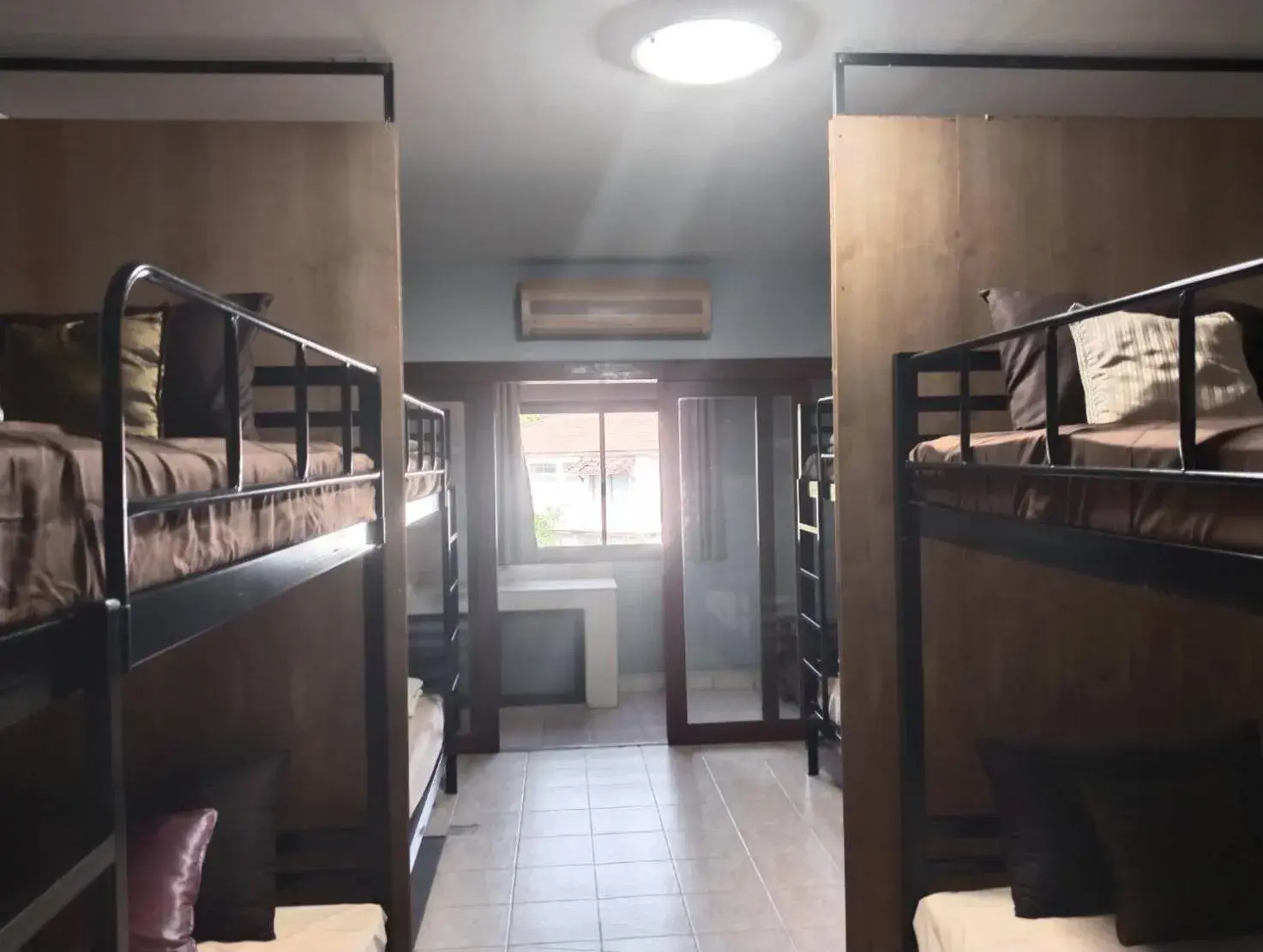 8-Bed Mixed Dormitory Room in Fueangfu Home Hostel 8-Bed Mixed Dormitory Room in Fueangfu Home Hostel