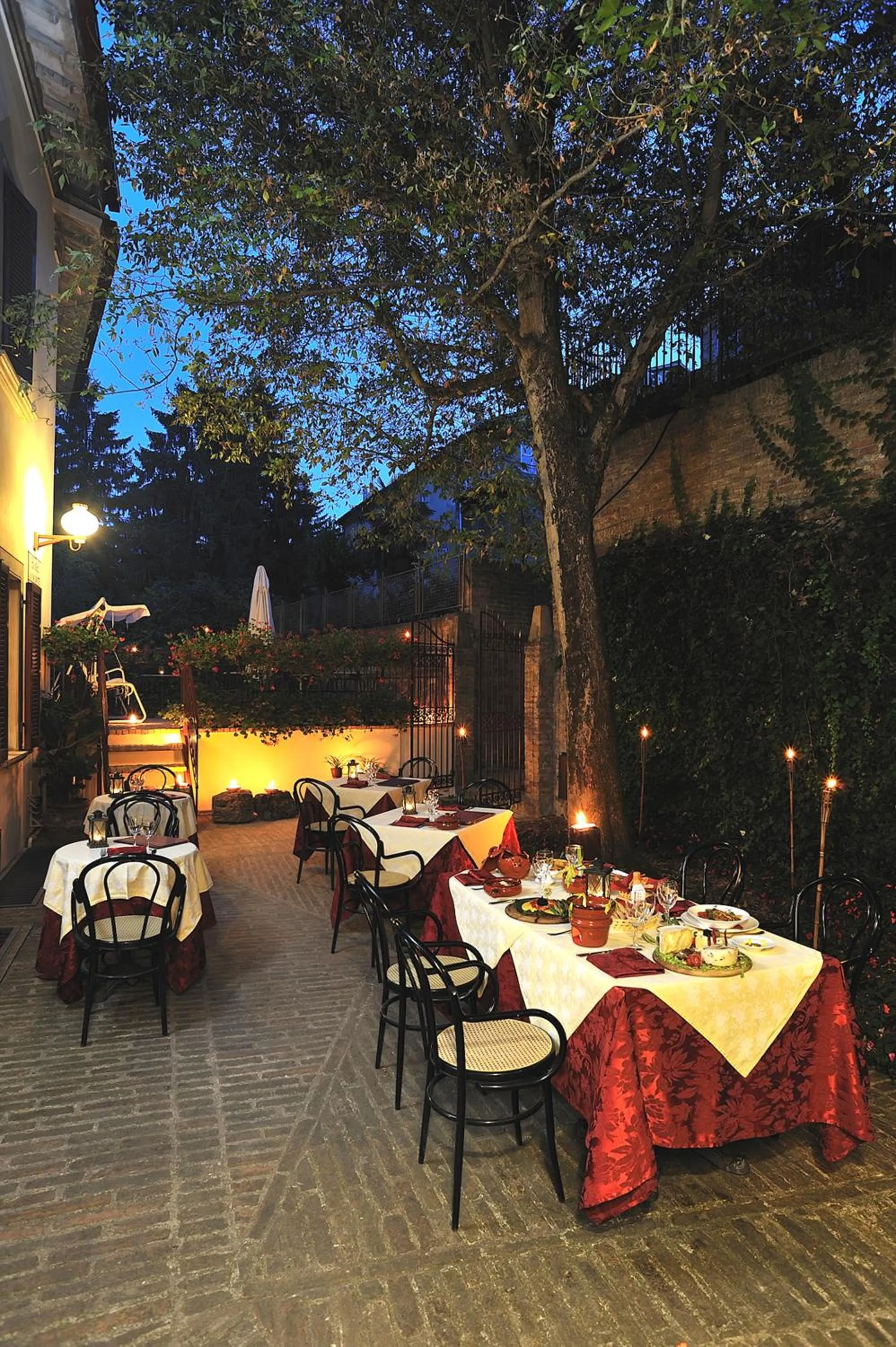 Restaurant/places to eat in Hotel Bonconte