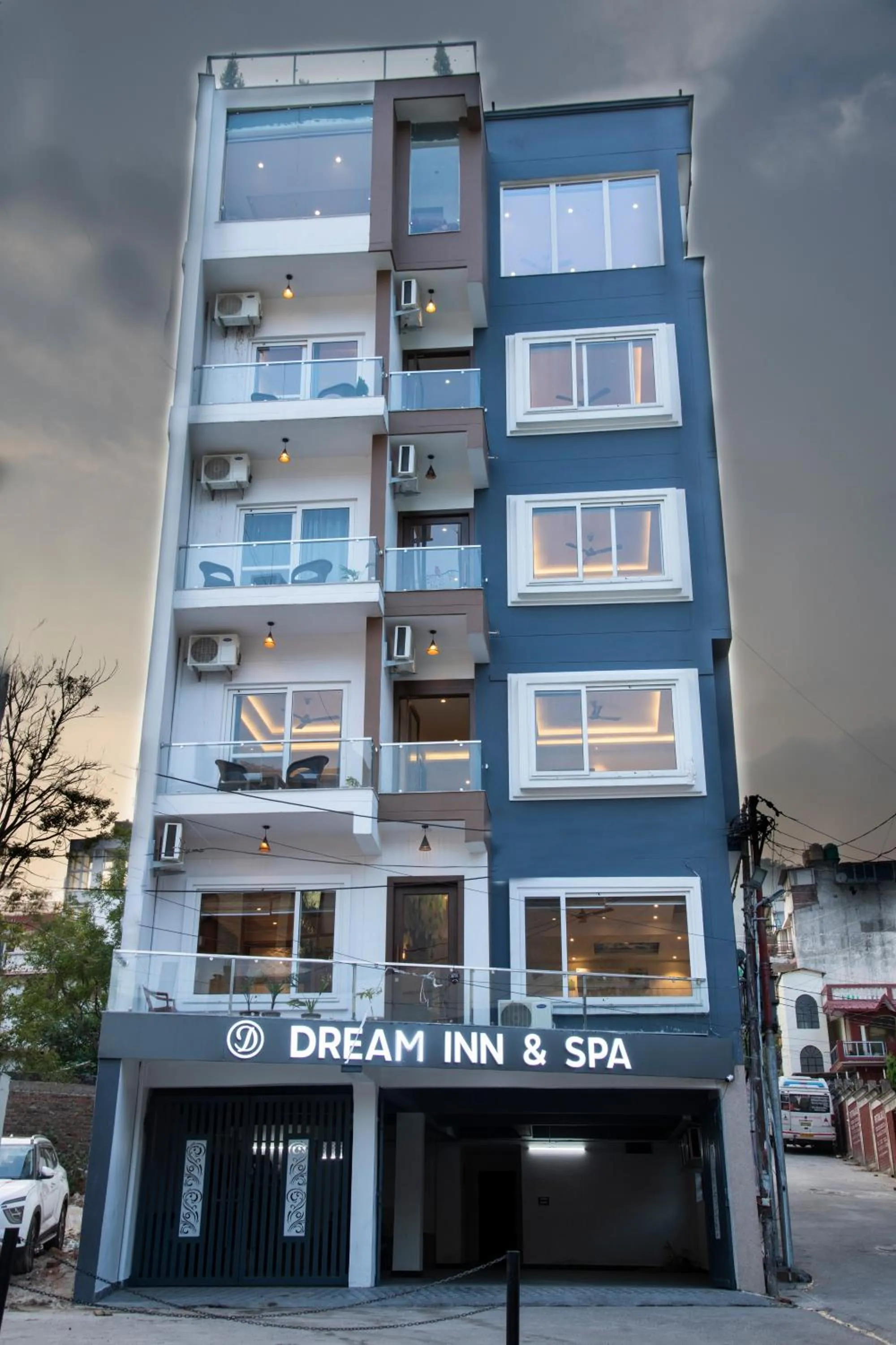 Property building in Hotel Dream Inn