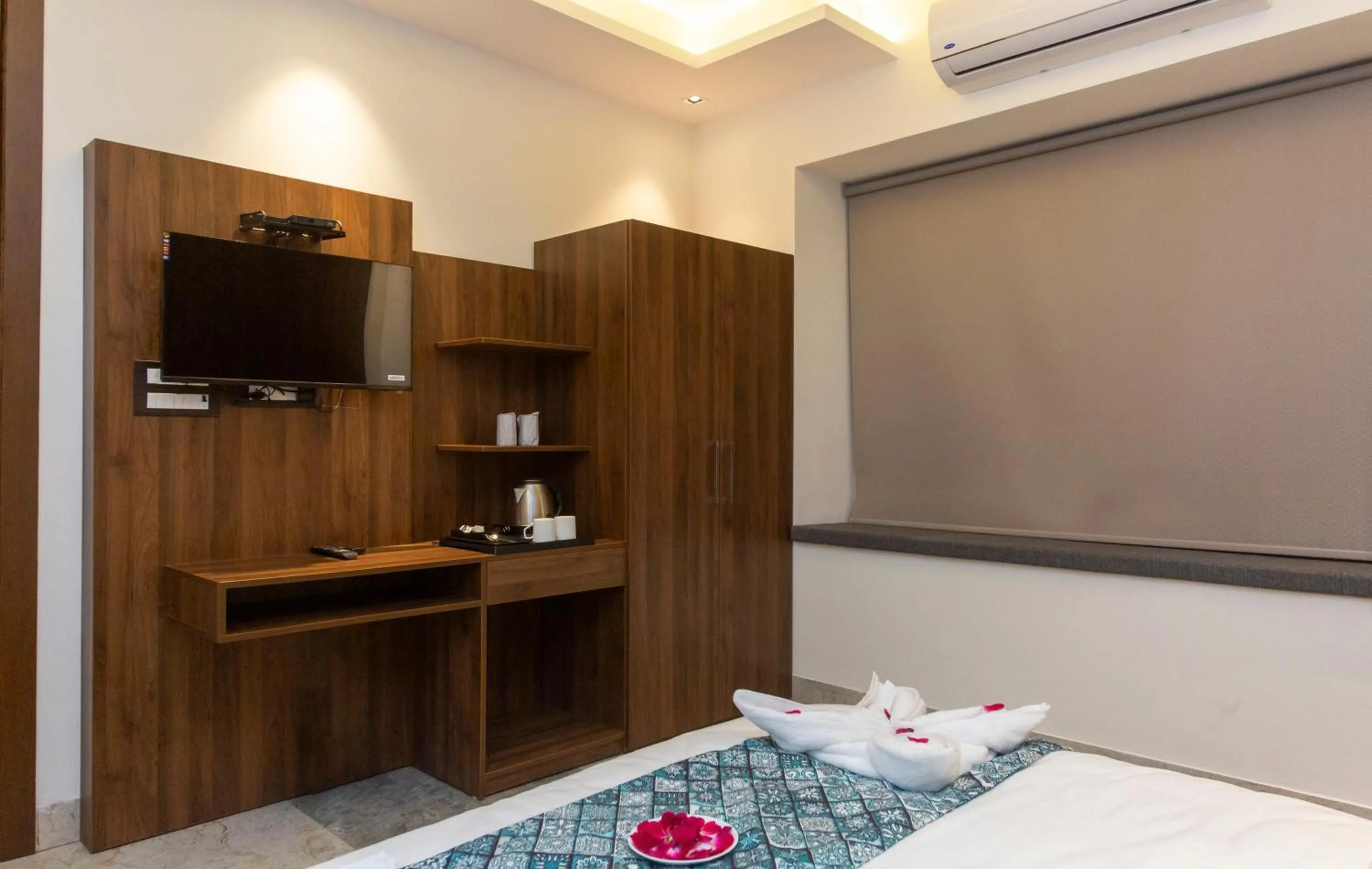 Coffee/tea facilities, Bed in Hotel Dream Inn