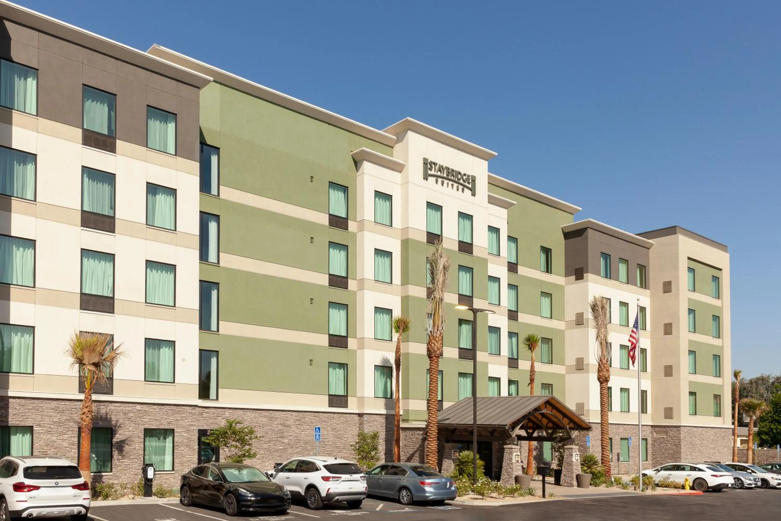 Property building in Staybridge Suites - San Bernardino - Loma Linda