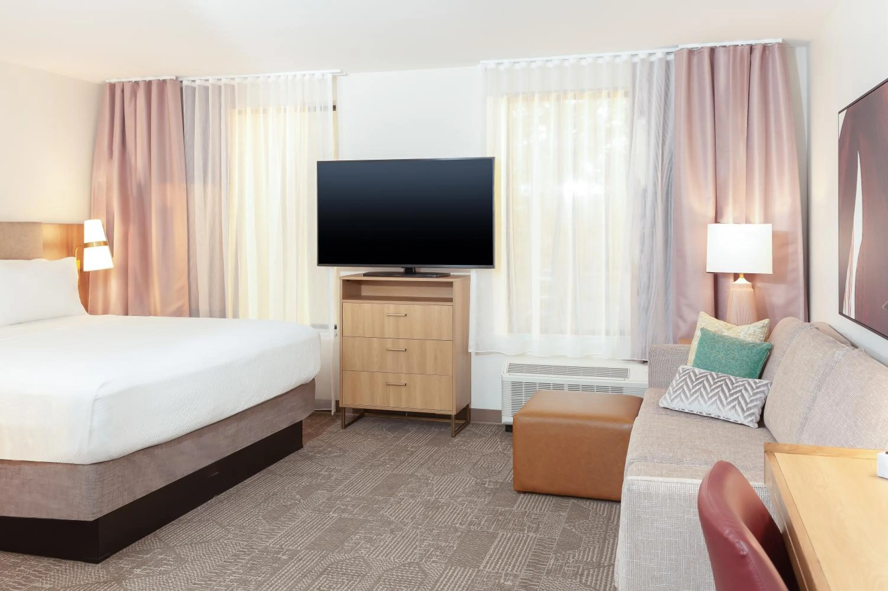 TV and multimedia, Bed in Staybridge Suites - San Bernardino - Loma Linda