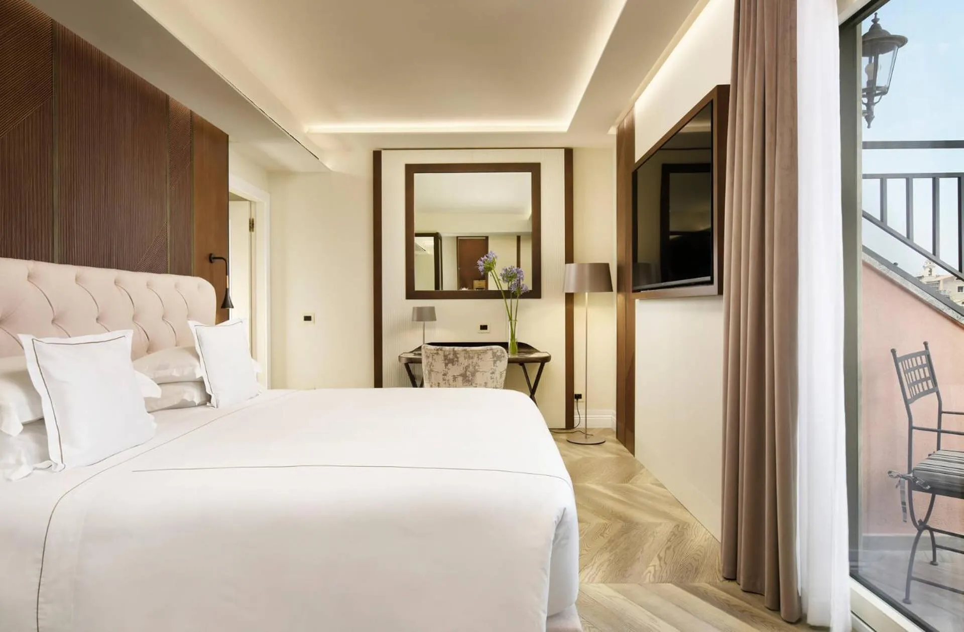 Bed in FH55 Grand Hotel Palatino