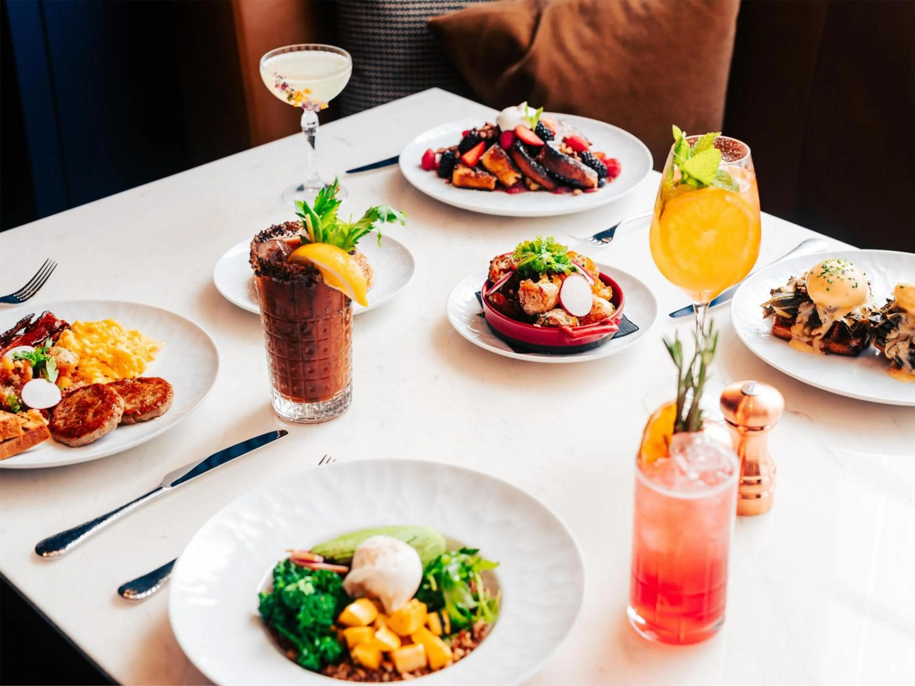 Dining area in Conrad Nashville