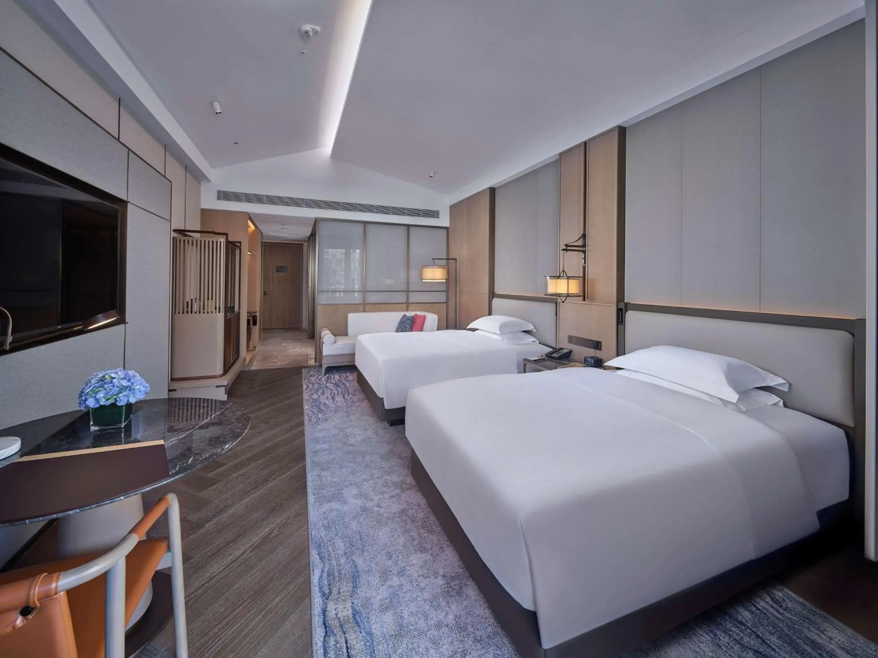 Twin Guest Room with Balcony in Doubletree By Hilton Yancheng Dayangwan Twin Guest Room with Balcony in Doubletree By Hilton Yancheng Dayangwan