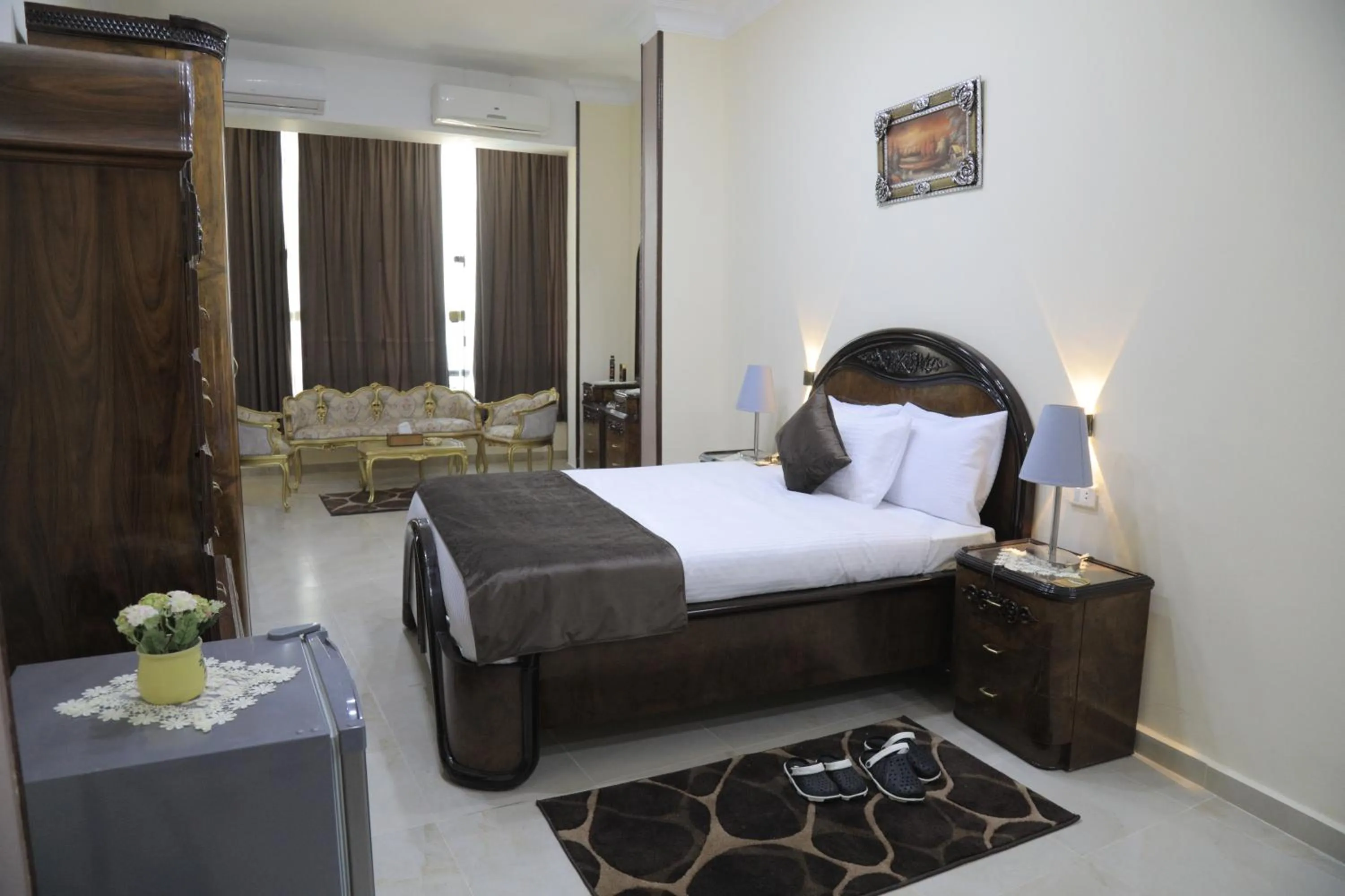 Bedroom, Bed in Jewel Fayed Hotel