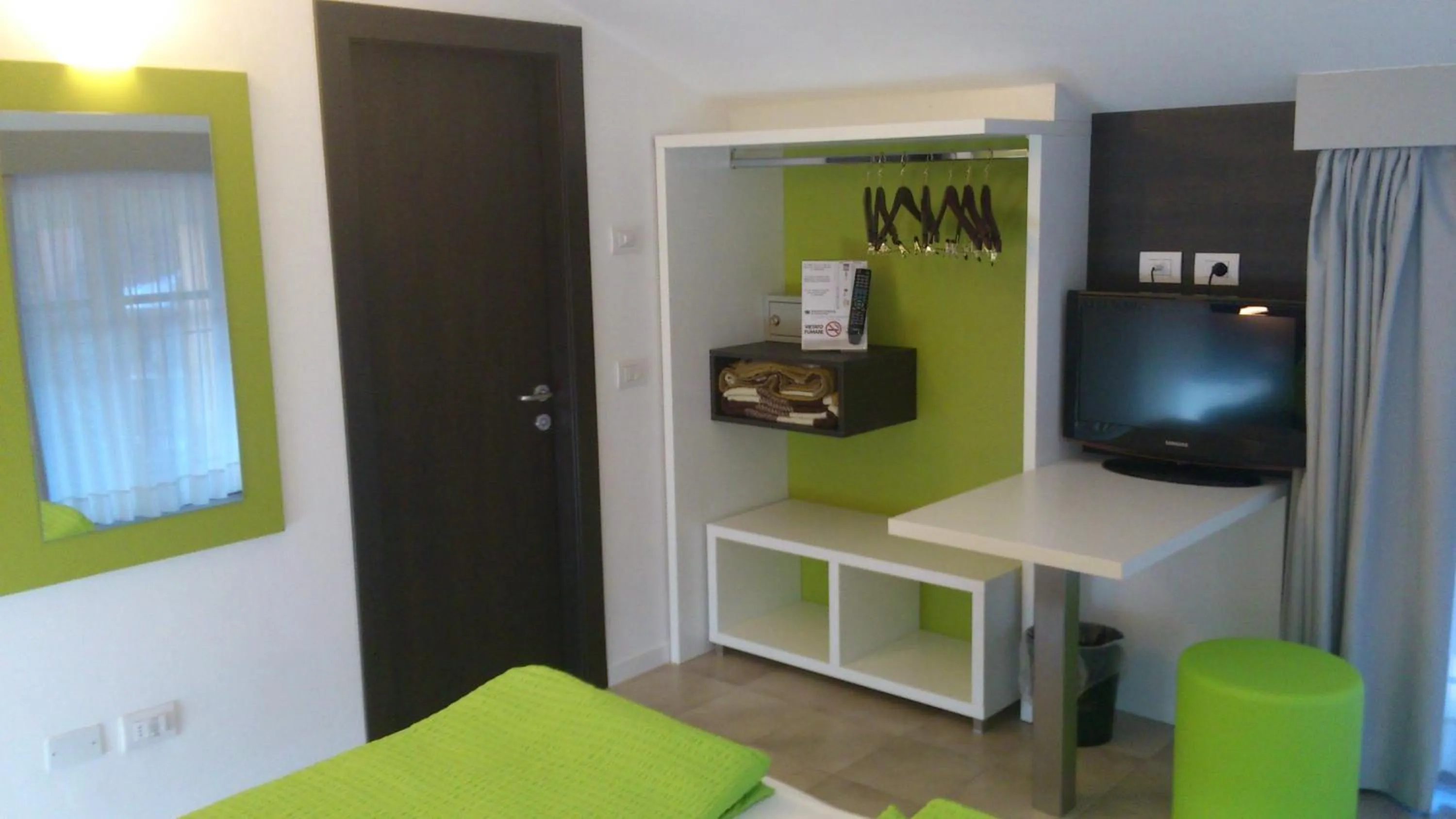 TV and multimedia, Bed in Hotel Toresela Bike am Gardasee