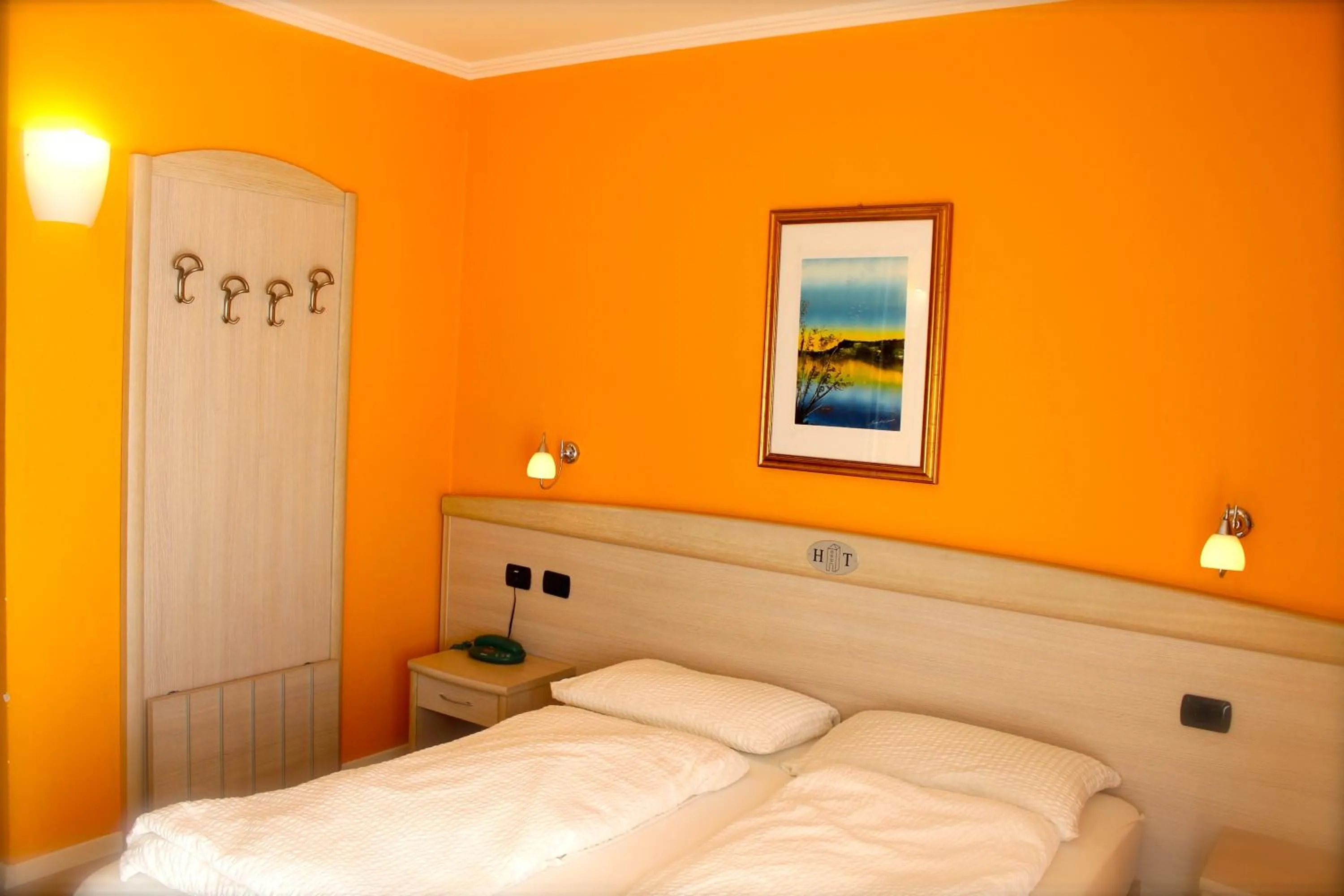 Bedroom, Bed in Hotel Toresela Bike am Gardasee