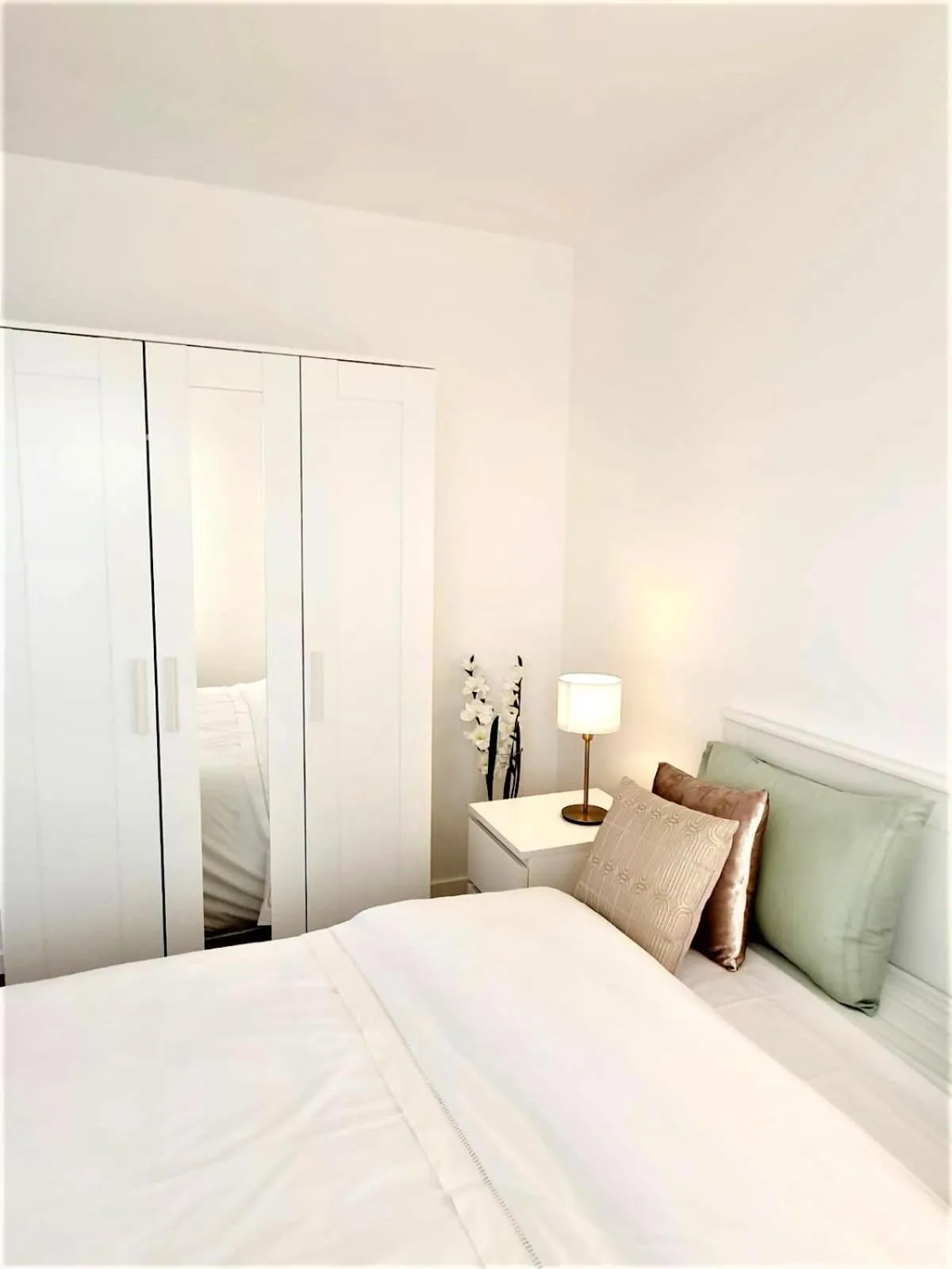 Bed in Sublime Appartemt 5 min Disneyland/Vallée Village/Val d'europe