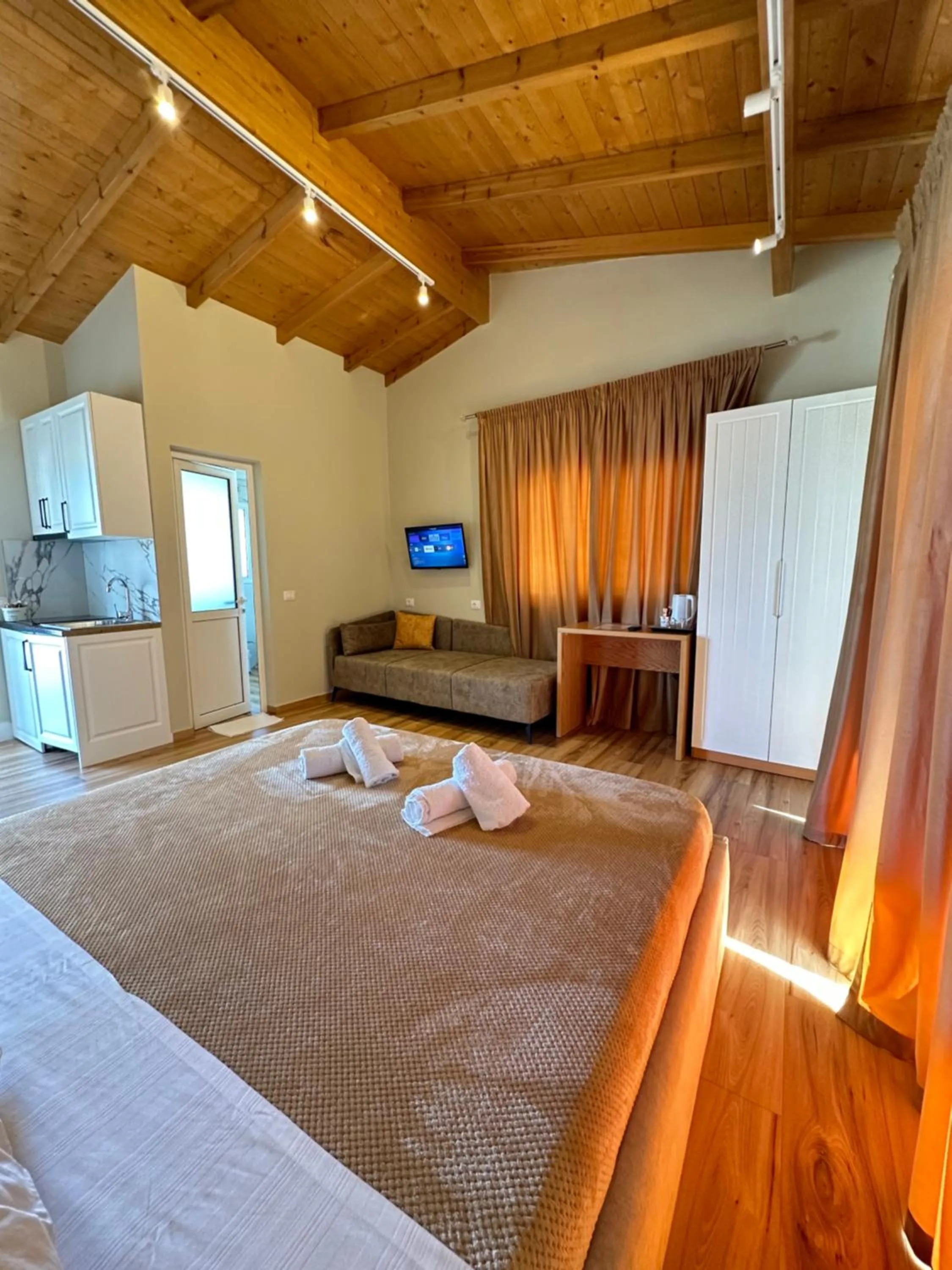 Bed in Arial Penthouse Suites