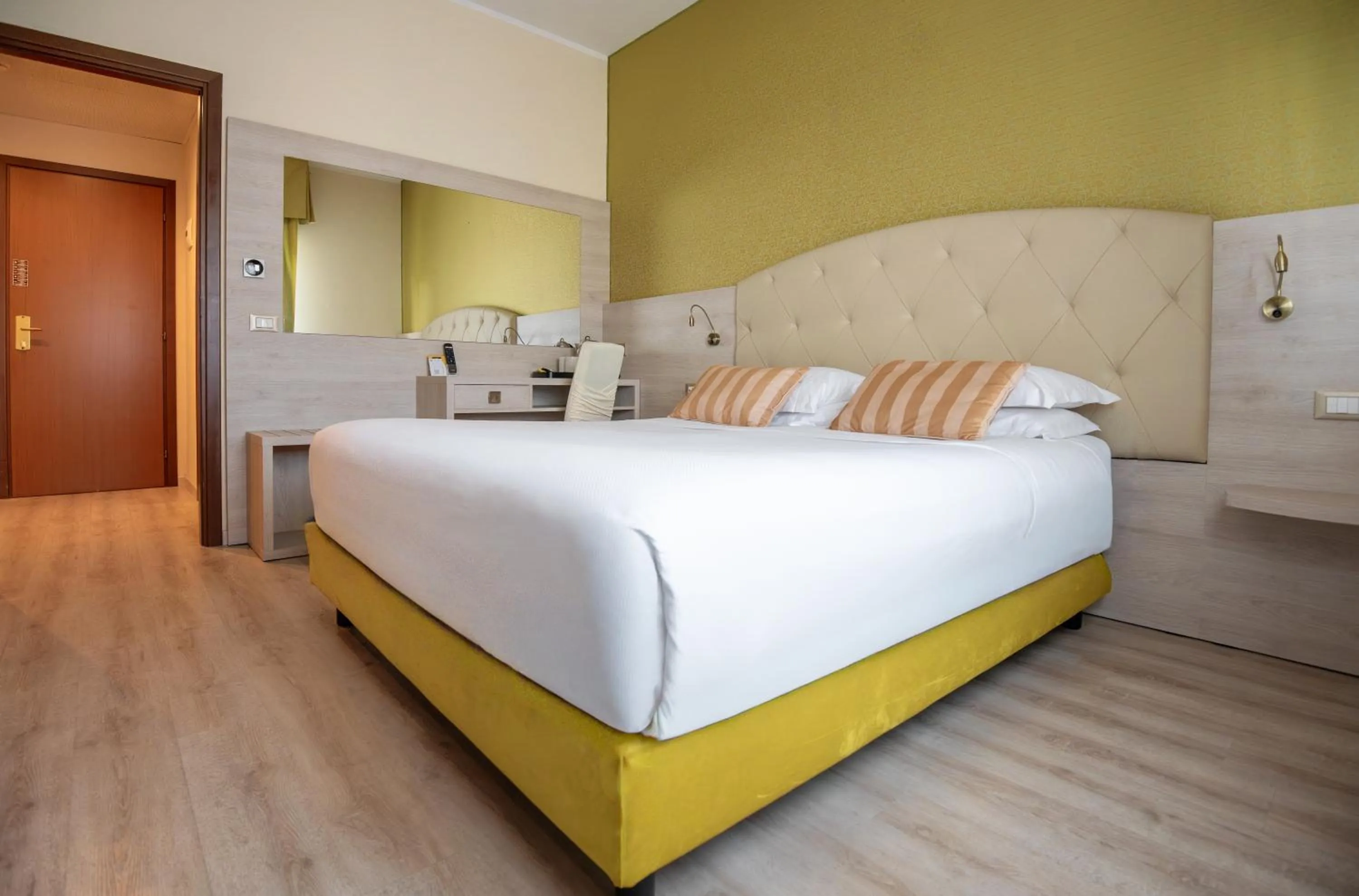 Bedroom, Bed in Hotel Castello Artemide Congressi