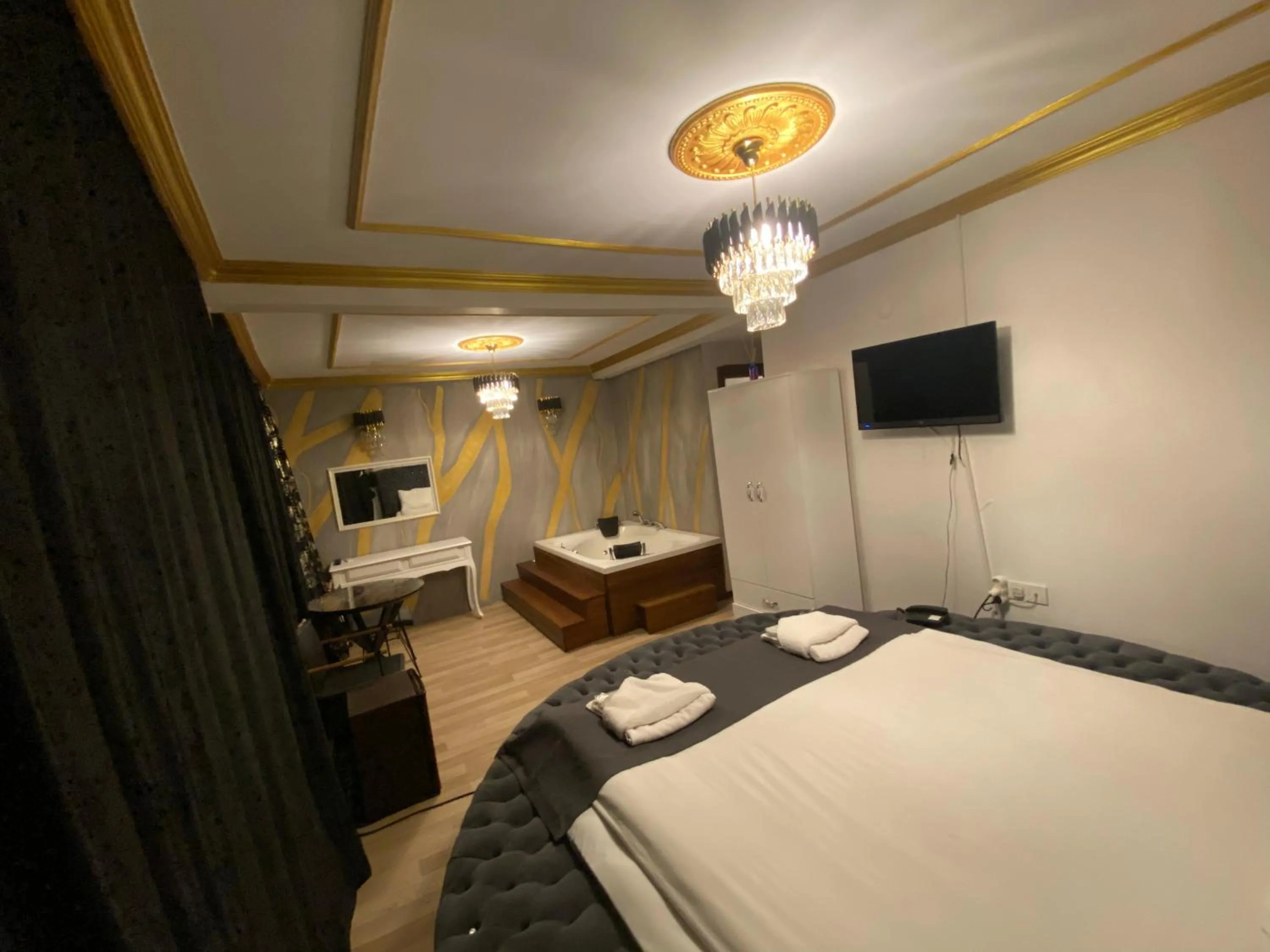 Photo of the whole room in Malakat Istanbul Hotel & Spa