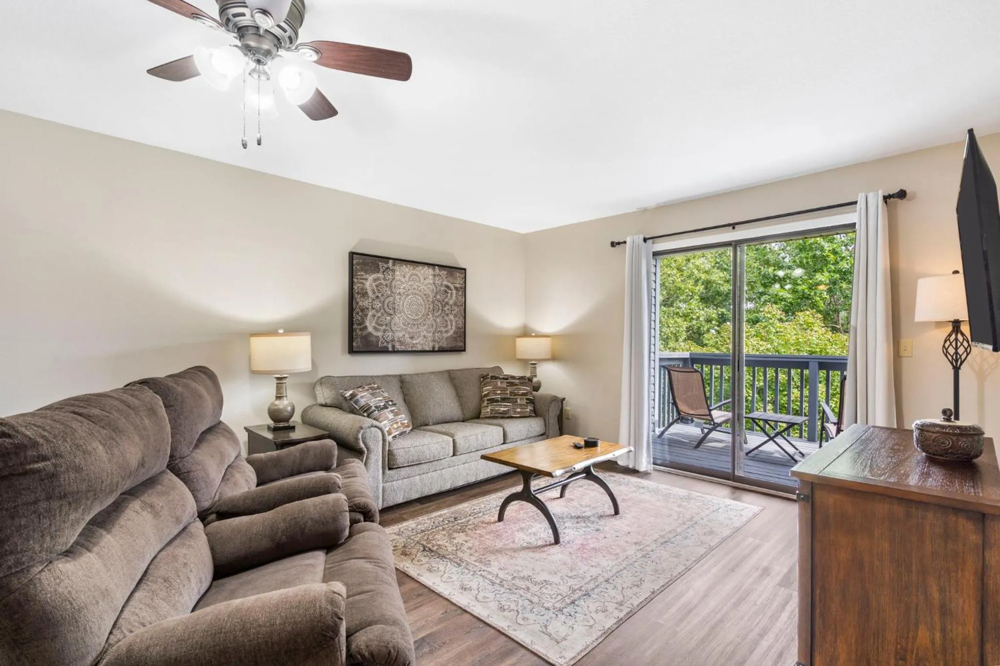 Branson Getaway, Pools, Hot Tub & Lake Access