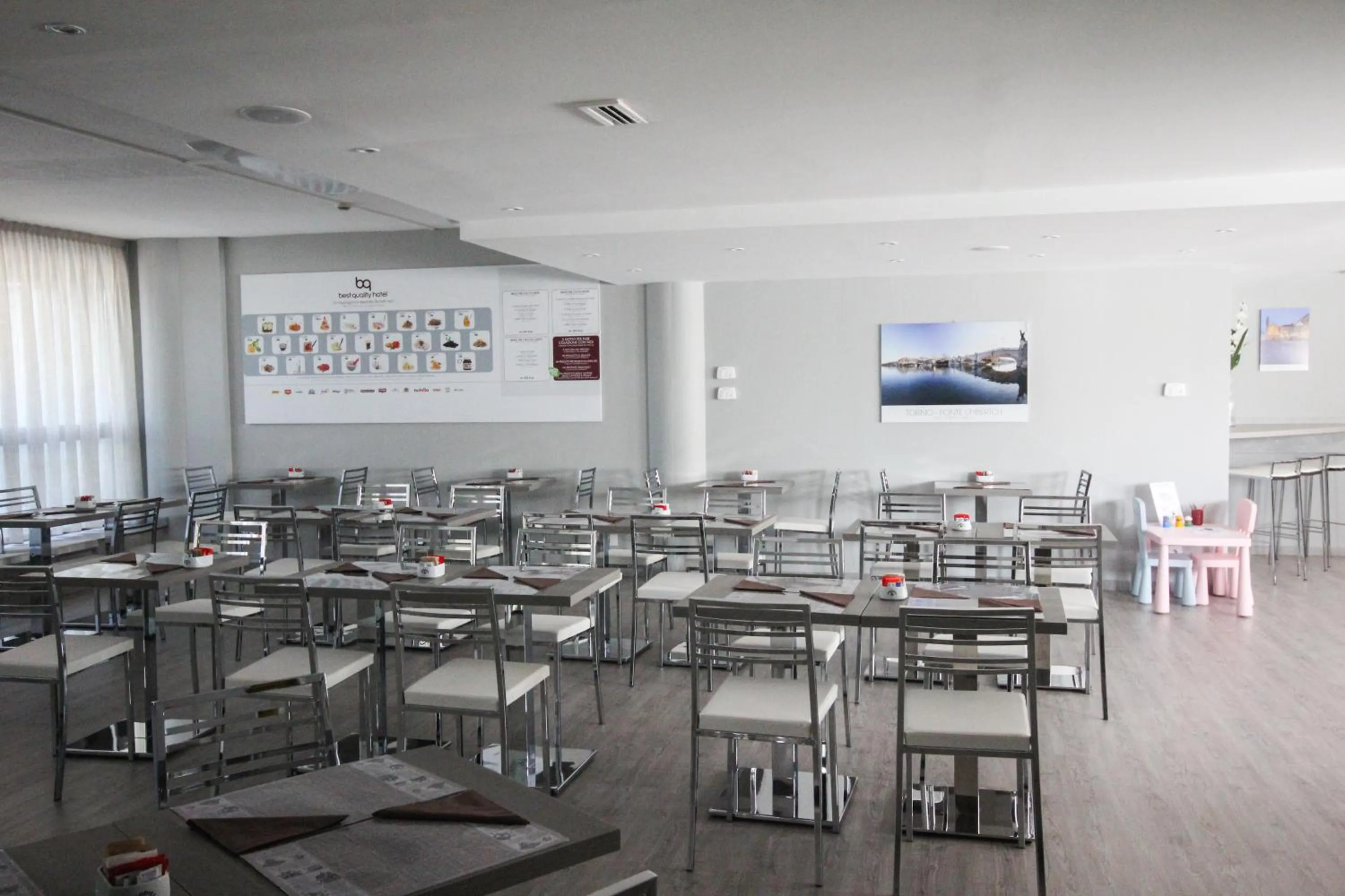 Restaurant/places to eat in Best Quality Hotel Politecnico