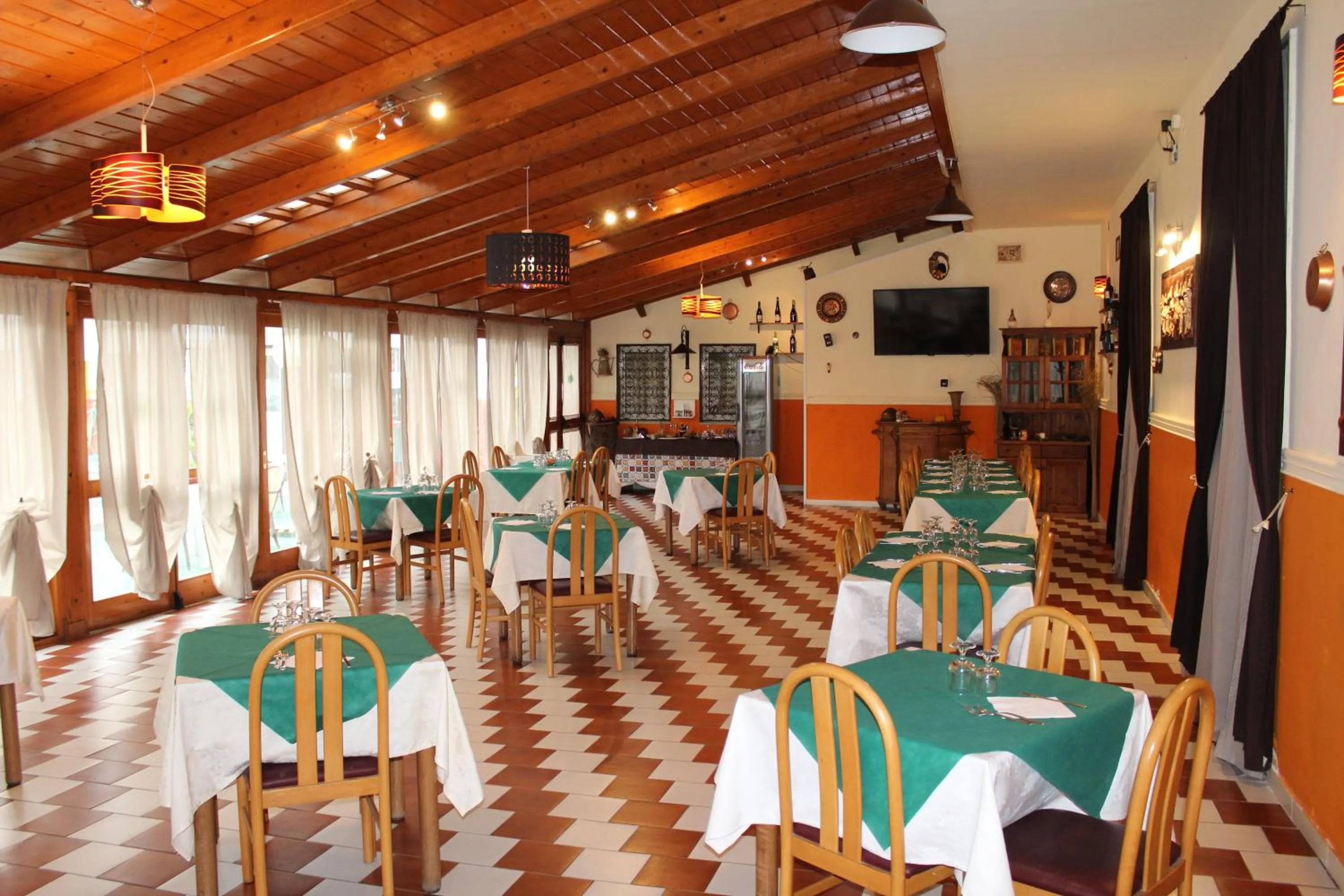 Restaurant/places to eat in Hotel Santa Marta