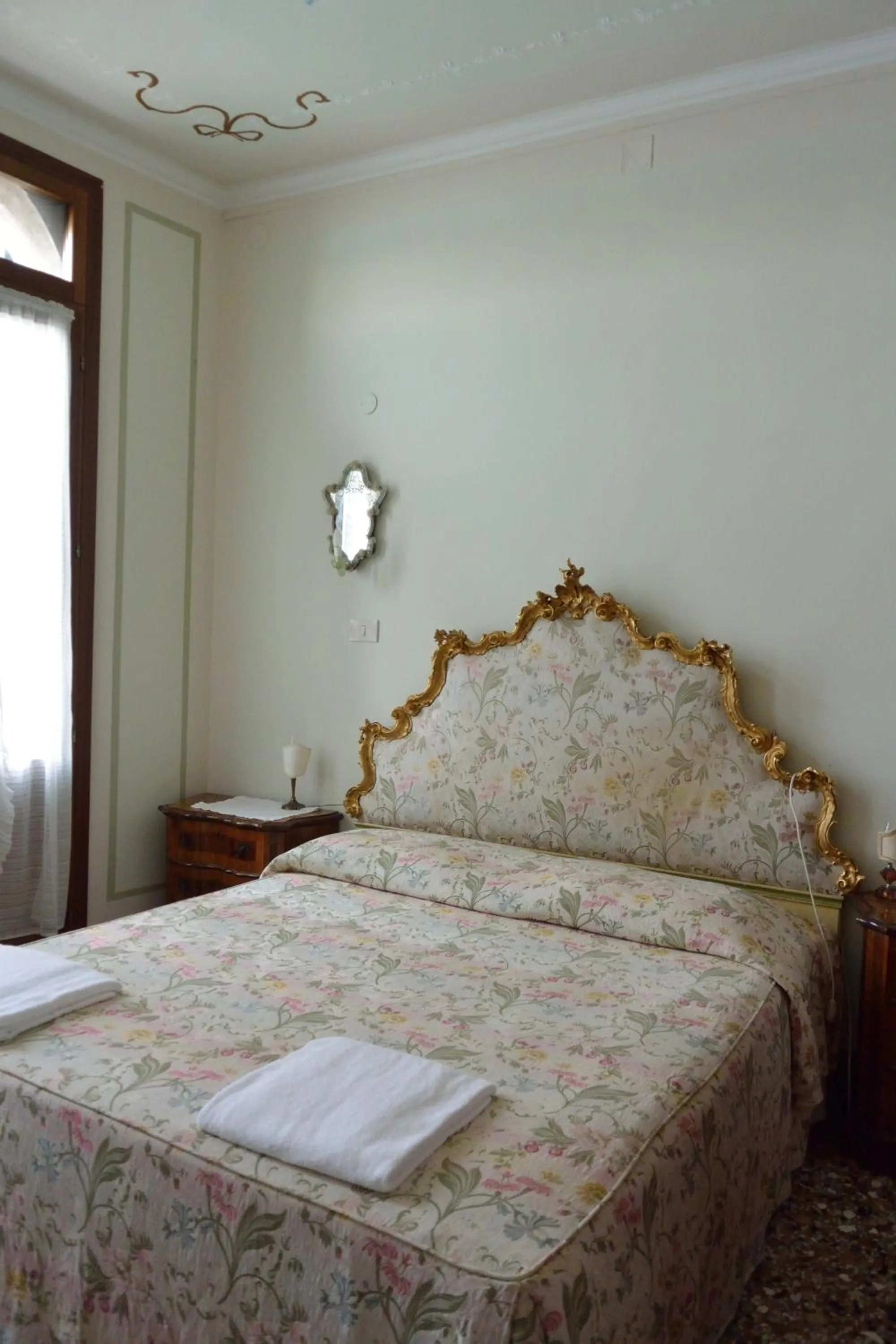 Bed in Pensione Seguso