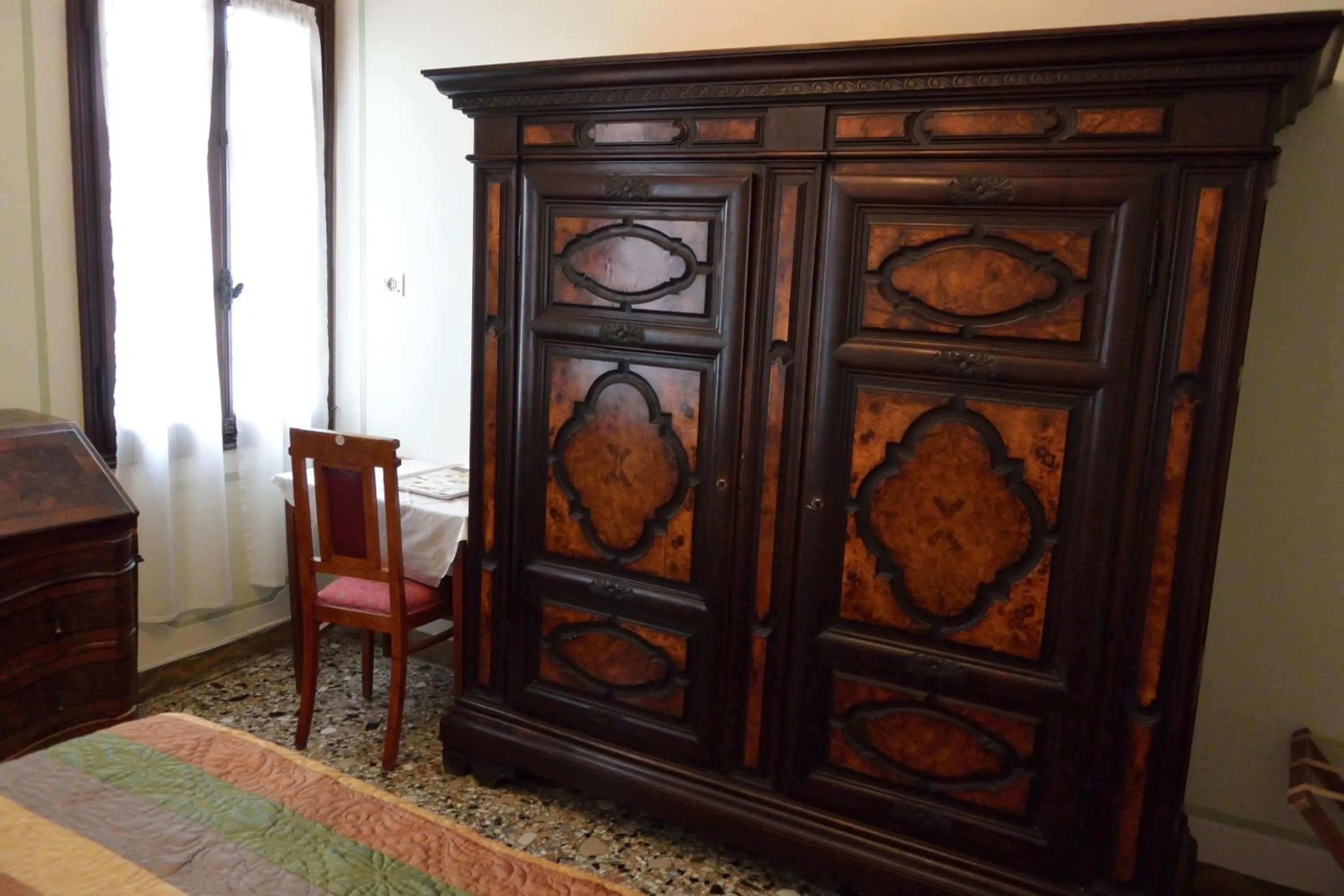 Decorative detail in Pensione Seguso