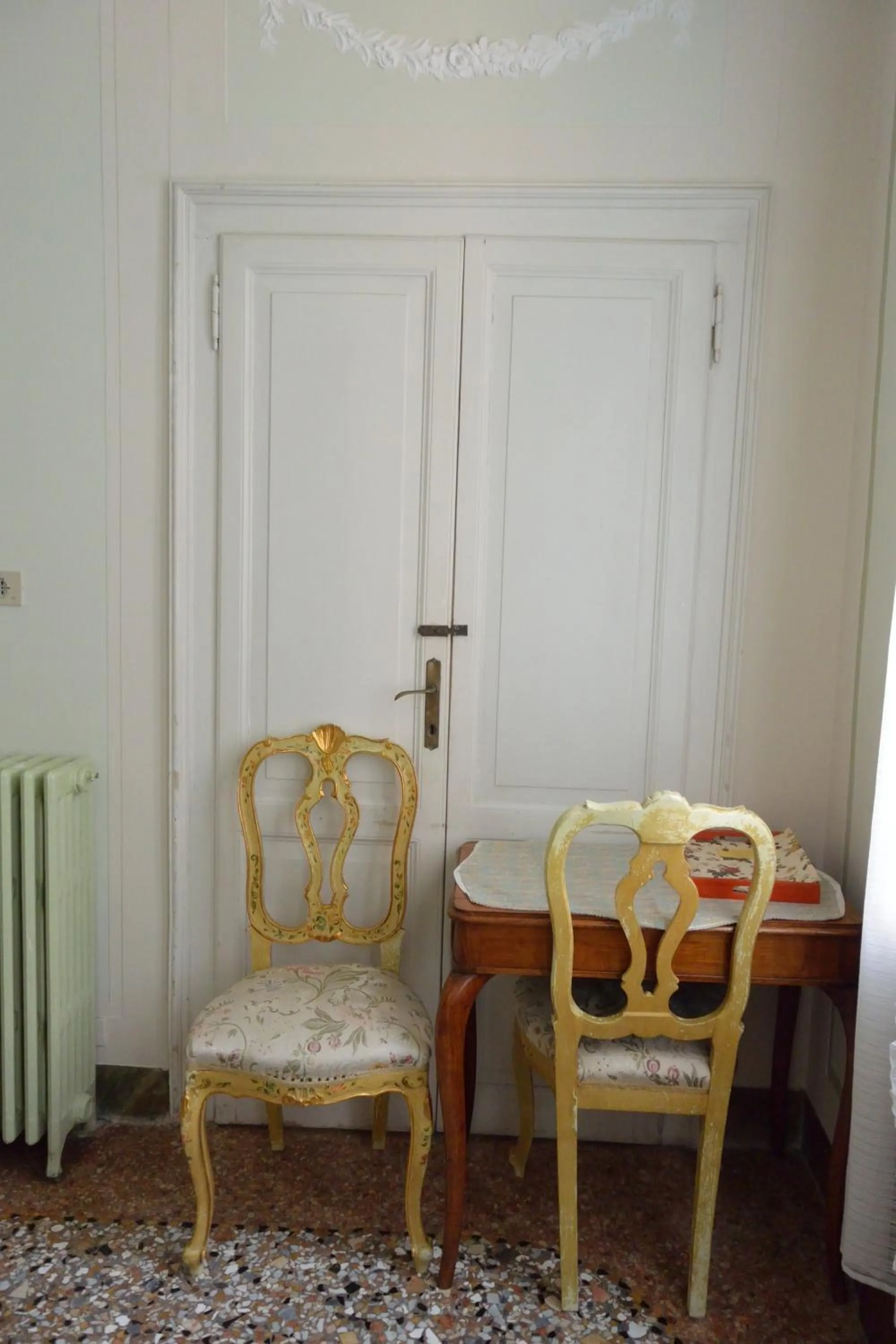 Decorative detail in Pensione Seguso