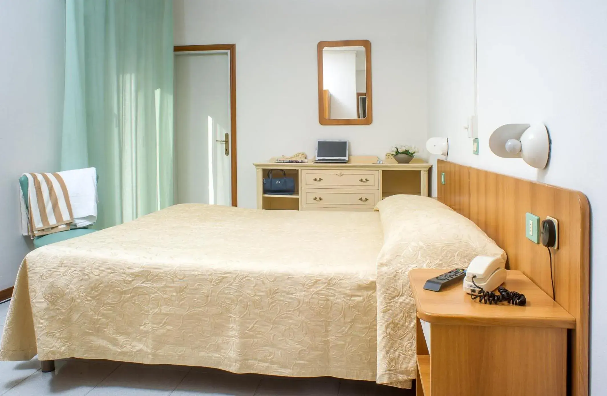 Standard Double or Twin Room in Hotel Exclusive Standard Double or Twin Room in Hotel Exclusive