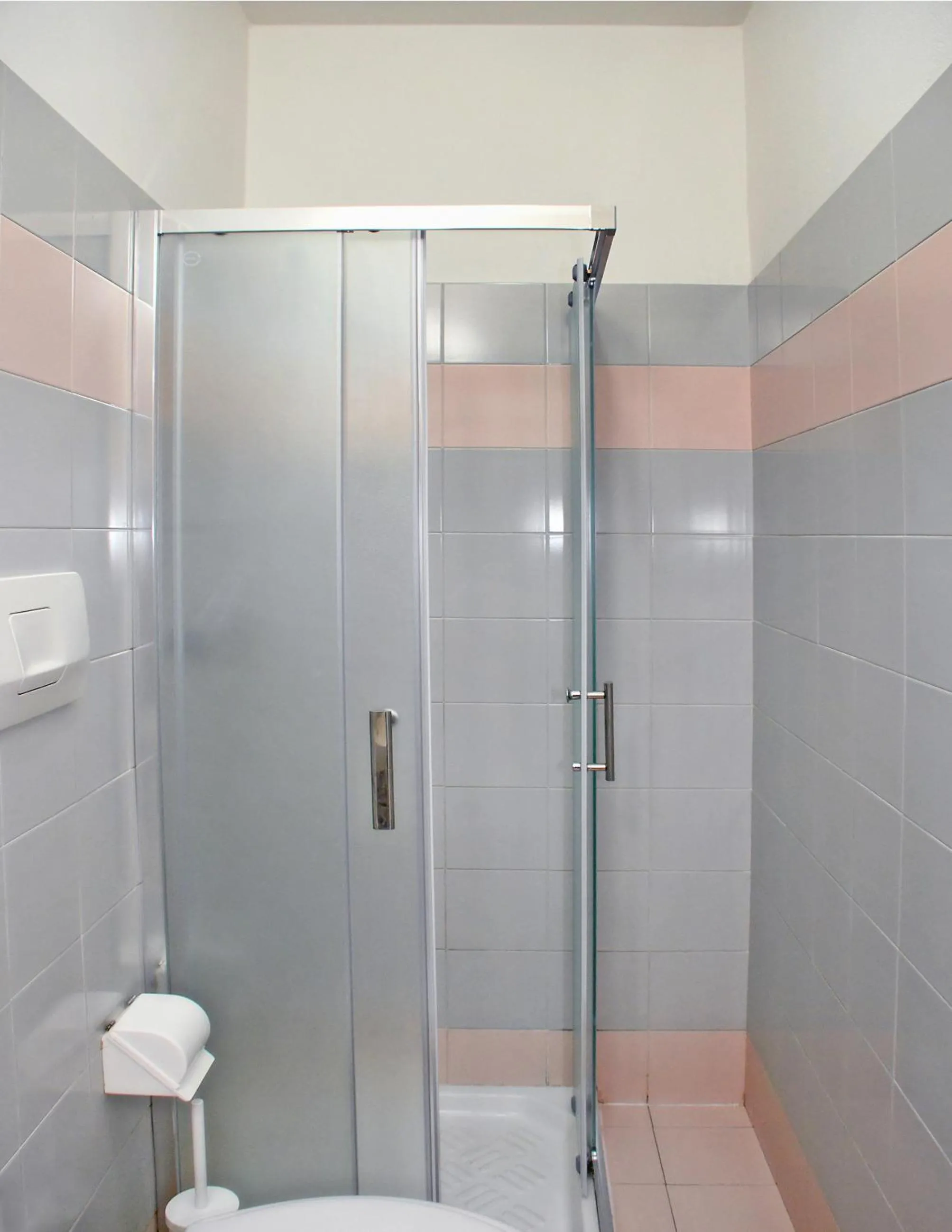 Shower in Hotel Exclusive