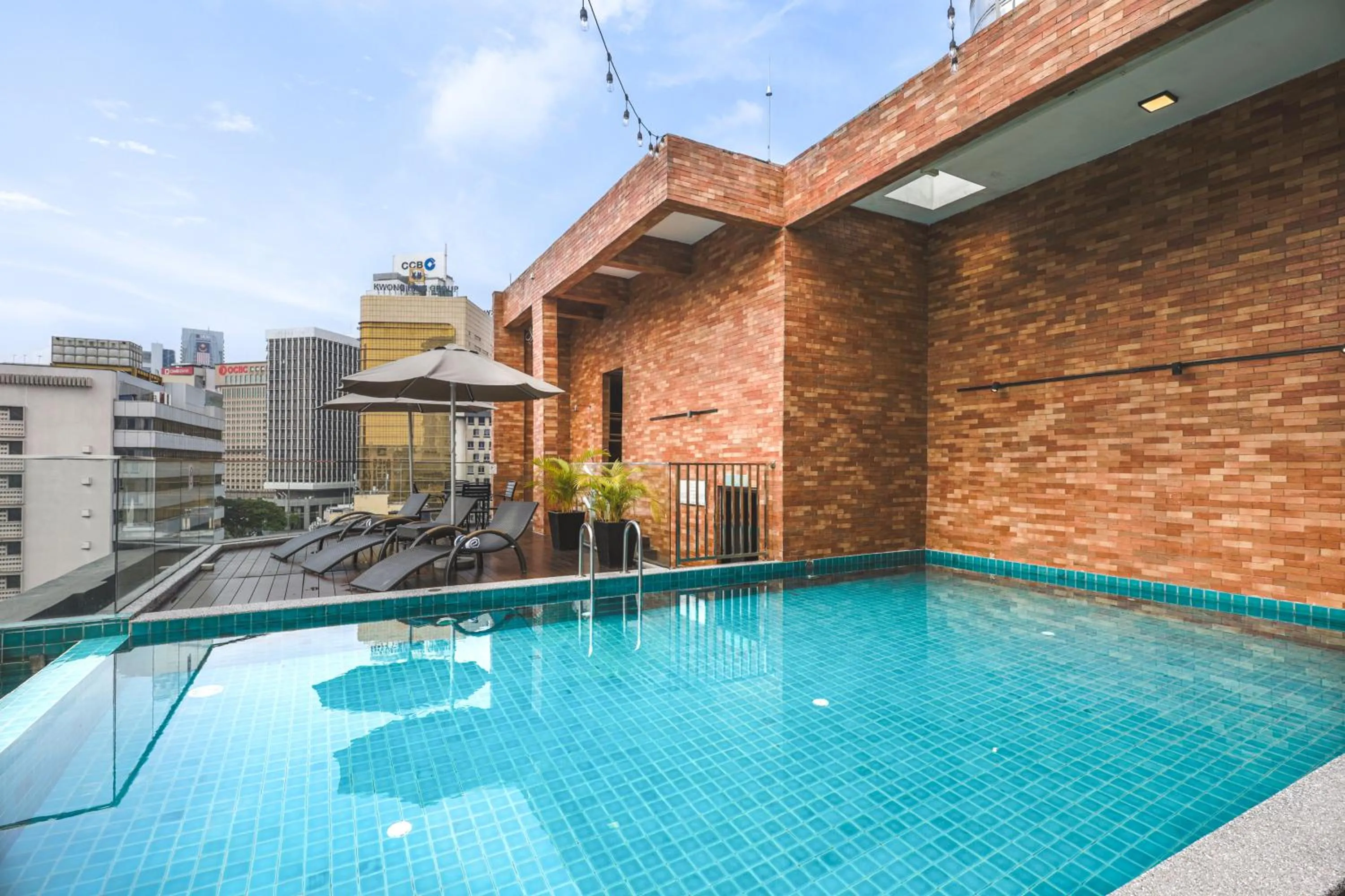 Swimming pool in Santa Grand Classic Kuala Lumpur, Chinatown