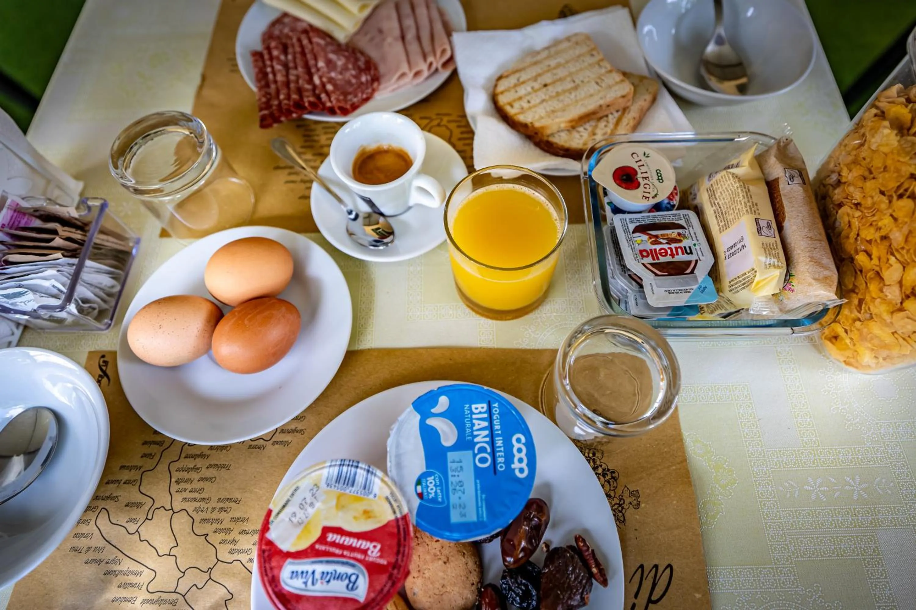 Continental breakfast in Hotel Minerva