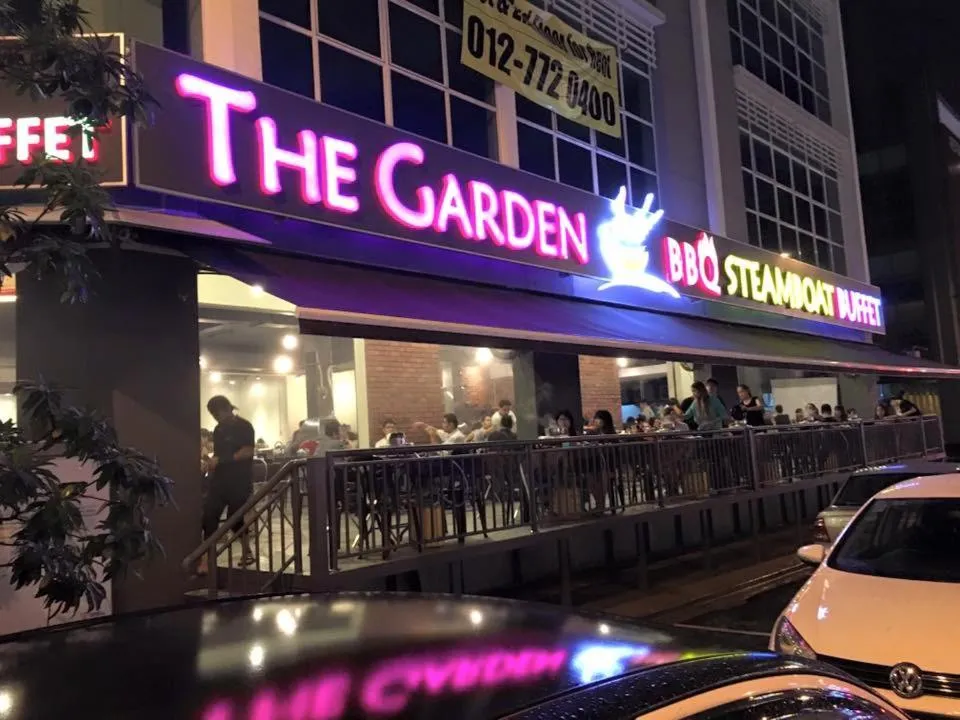 Restaurant/places to eat in Shoppingmall condo sri petaling, Near Bukit jalil 1