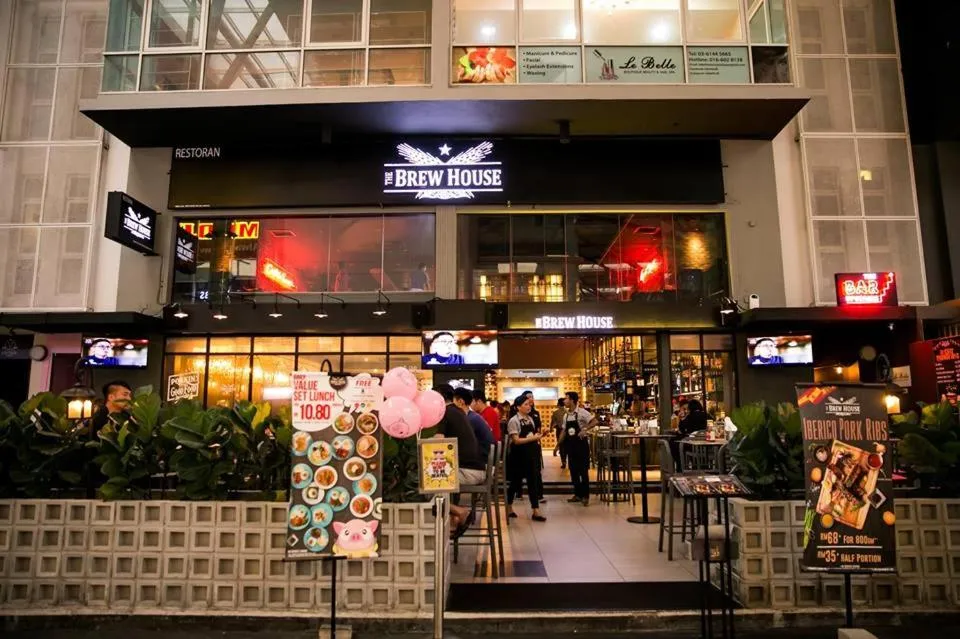 Restaurant/places to eat in Shoppingmall condo sri petaling, Near Bukit jalil 1