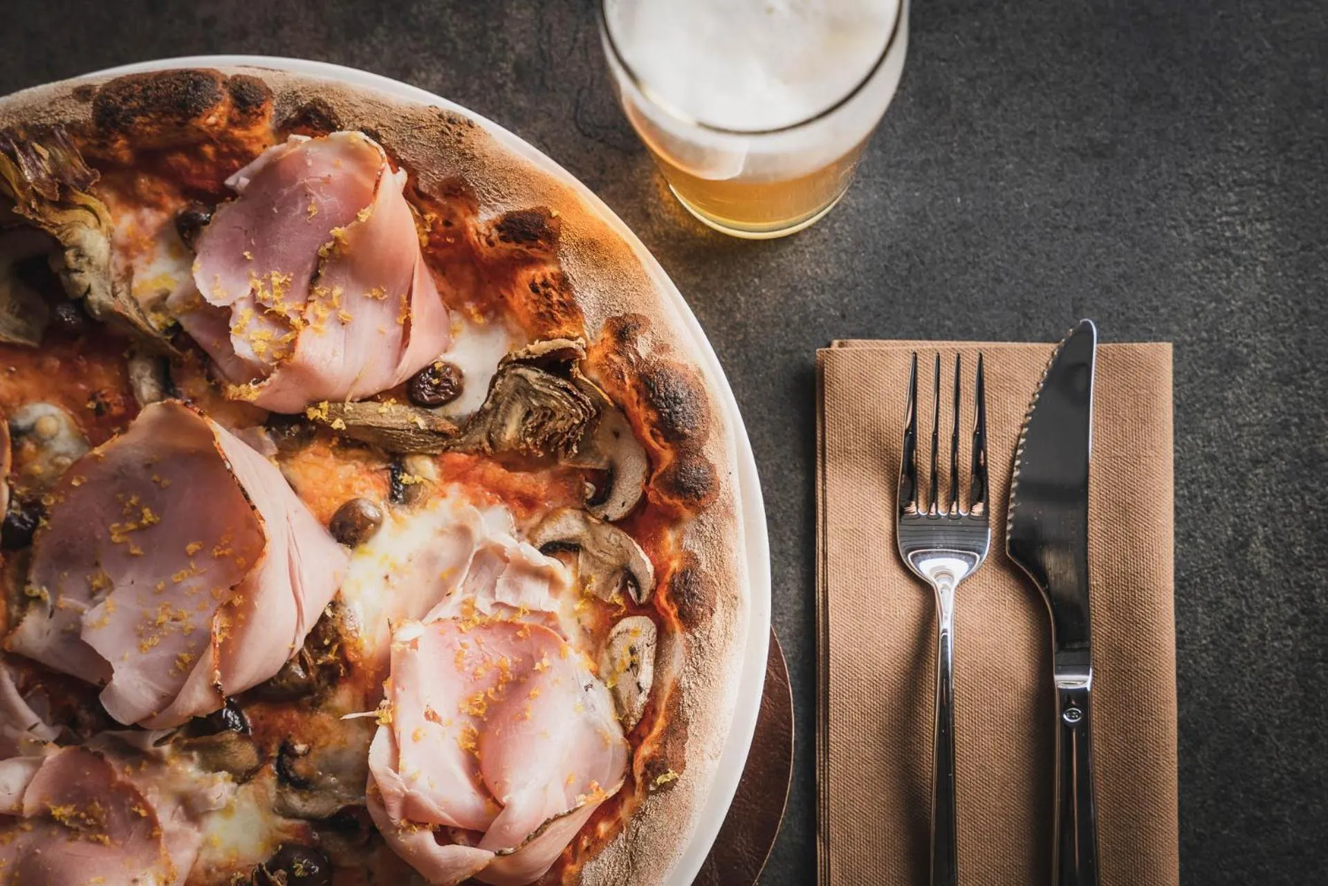 Restaurant/places to eat in iQ Hotel Firenze