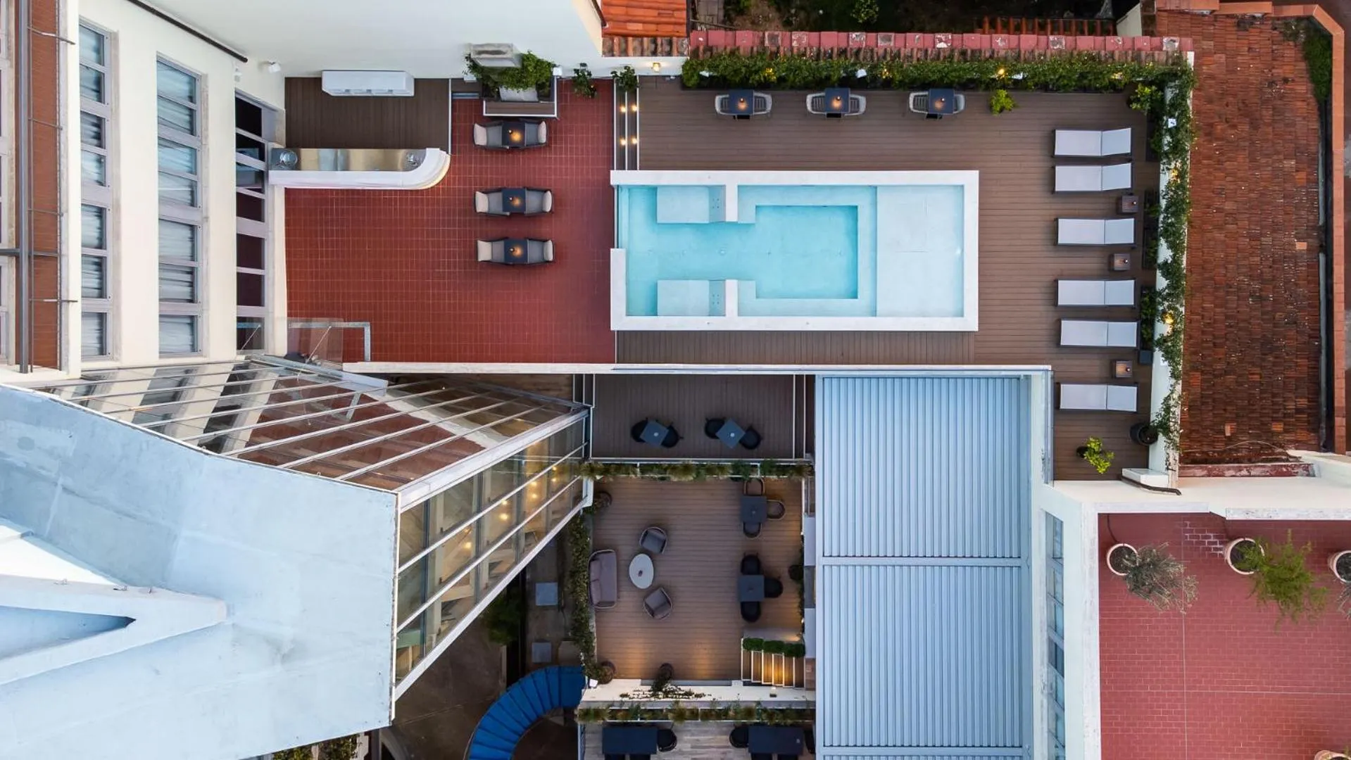 Pool view in iQ Hotel Firenze