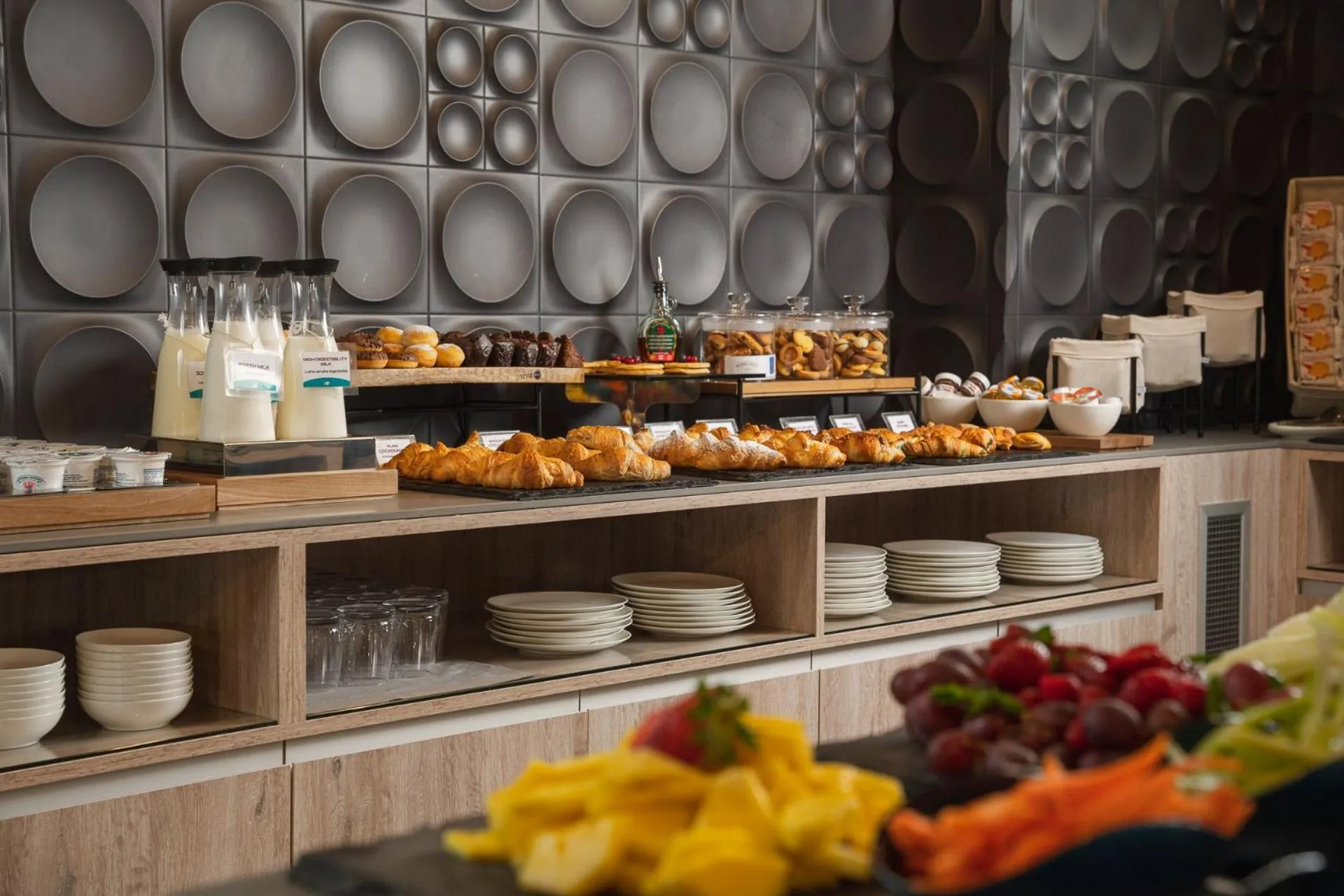 Buffet breakfast in iQ Hotel Firenze