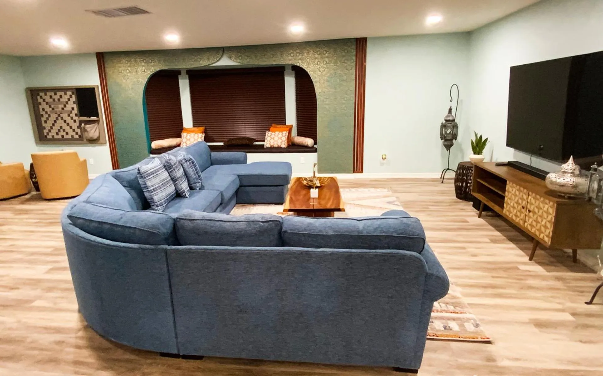 Communal lounge/ TV room in Buddha Mansion Luxury Resort - 8BR Modern, HotTub, Huge pool, Sauna, BBQ grill, Game Room