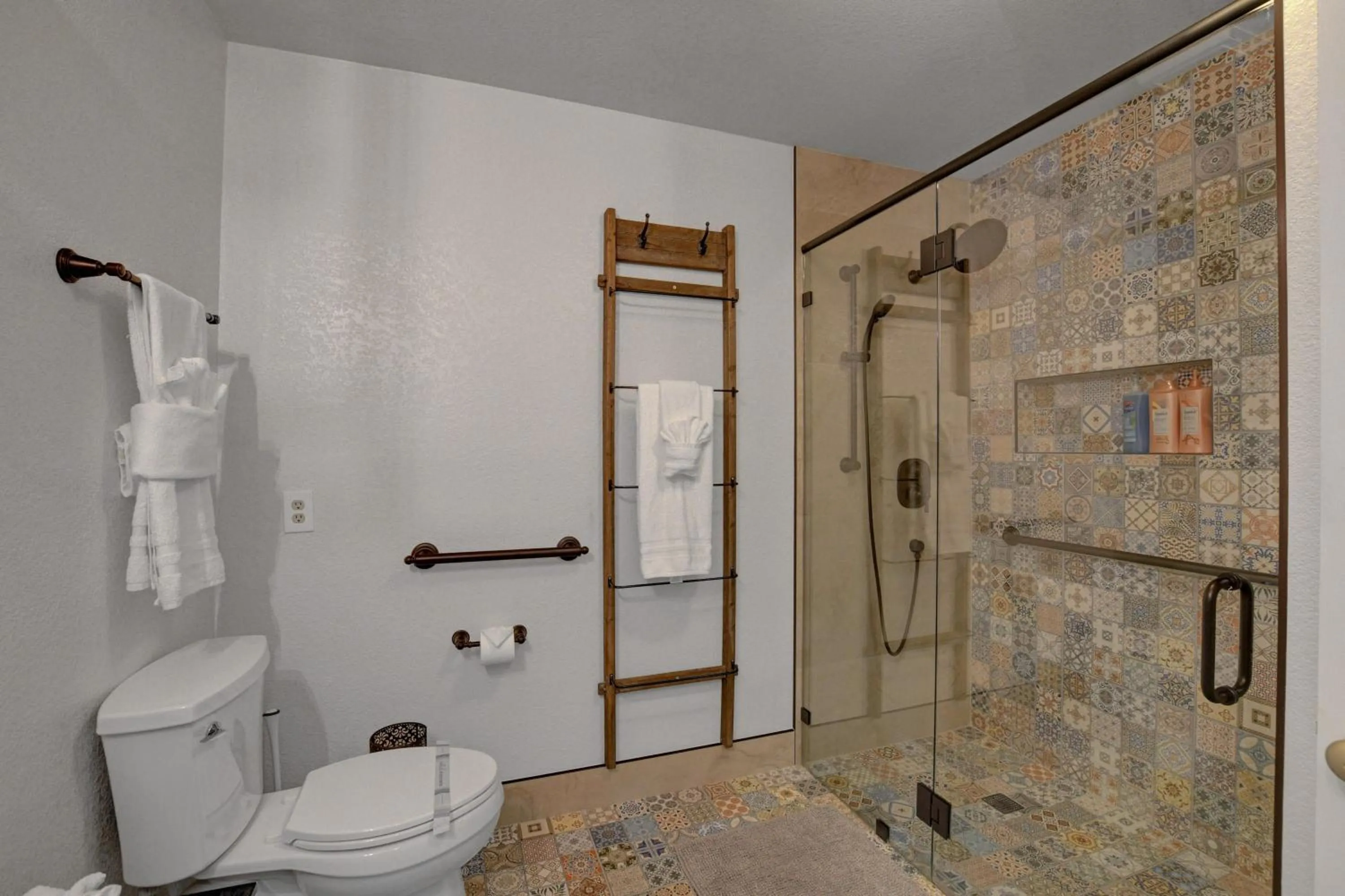 Shower in Buddha Mansion Luxury Resort - 8BR Modern, HotTub, Huge pool, Sauna, BBQ grill, Game Room