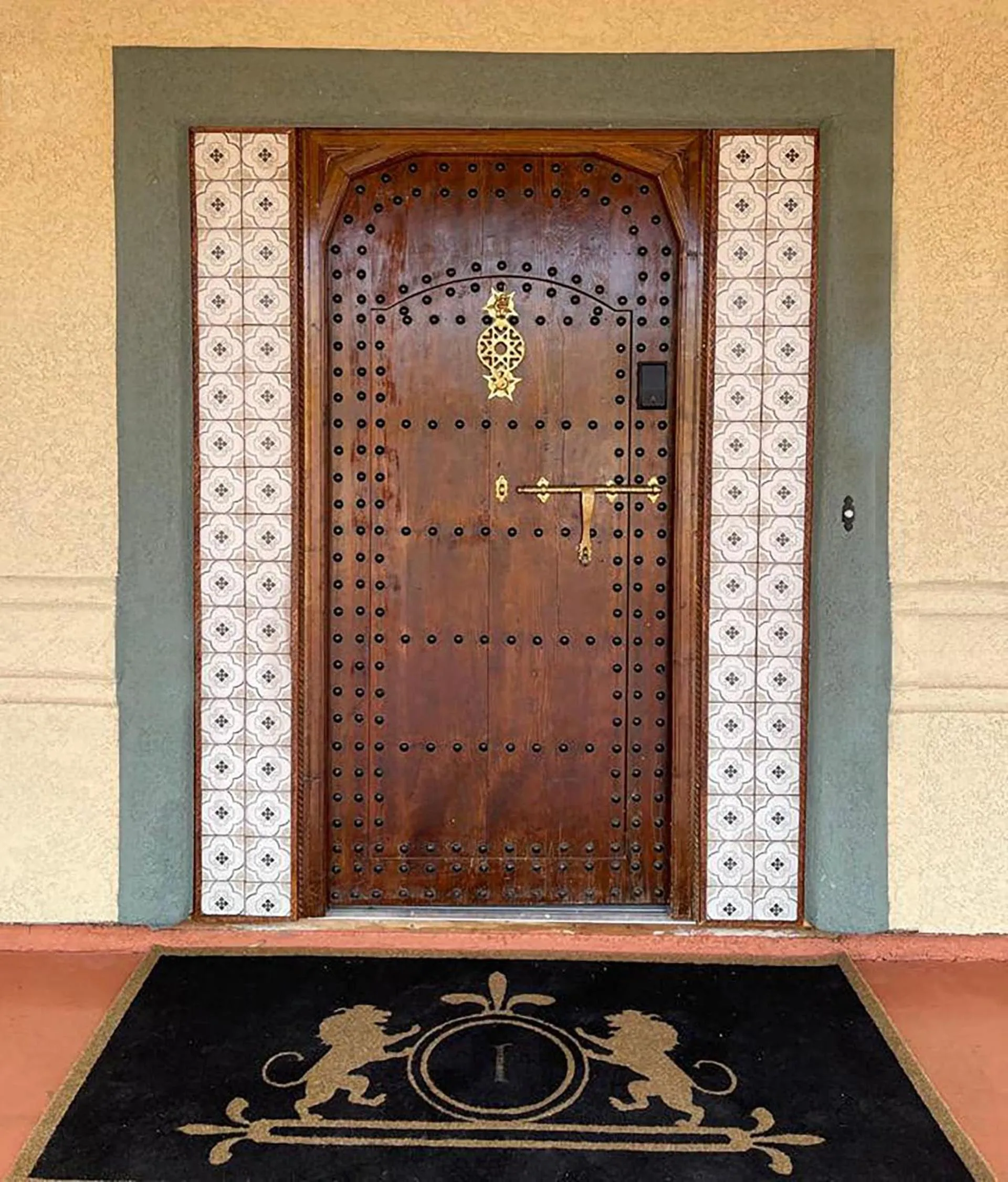 Buddha Mansion Luxury Resort - 8BR Modern, HotTub, Huge pool, Sauna, BBQ grill, Game Room