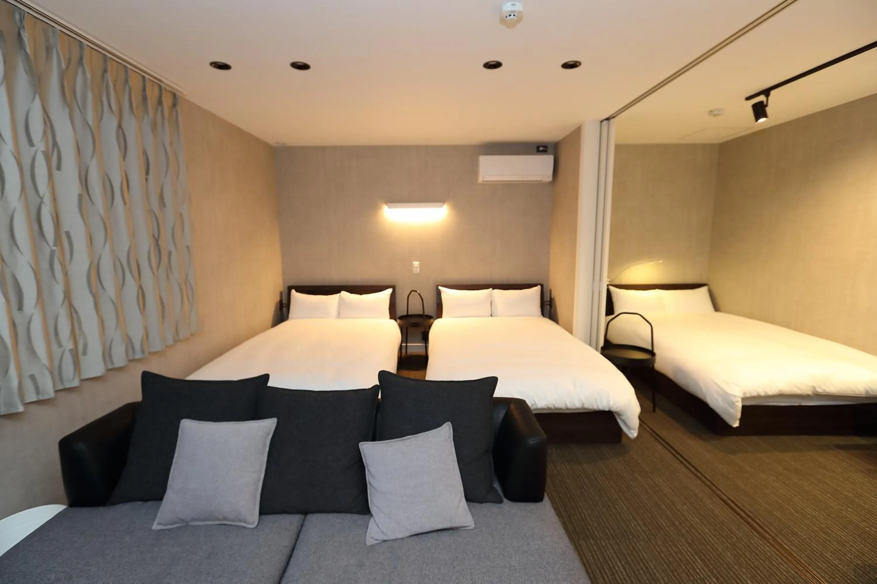 Bed in White Crystal RoomB