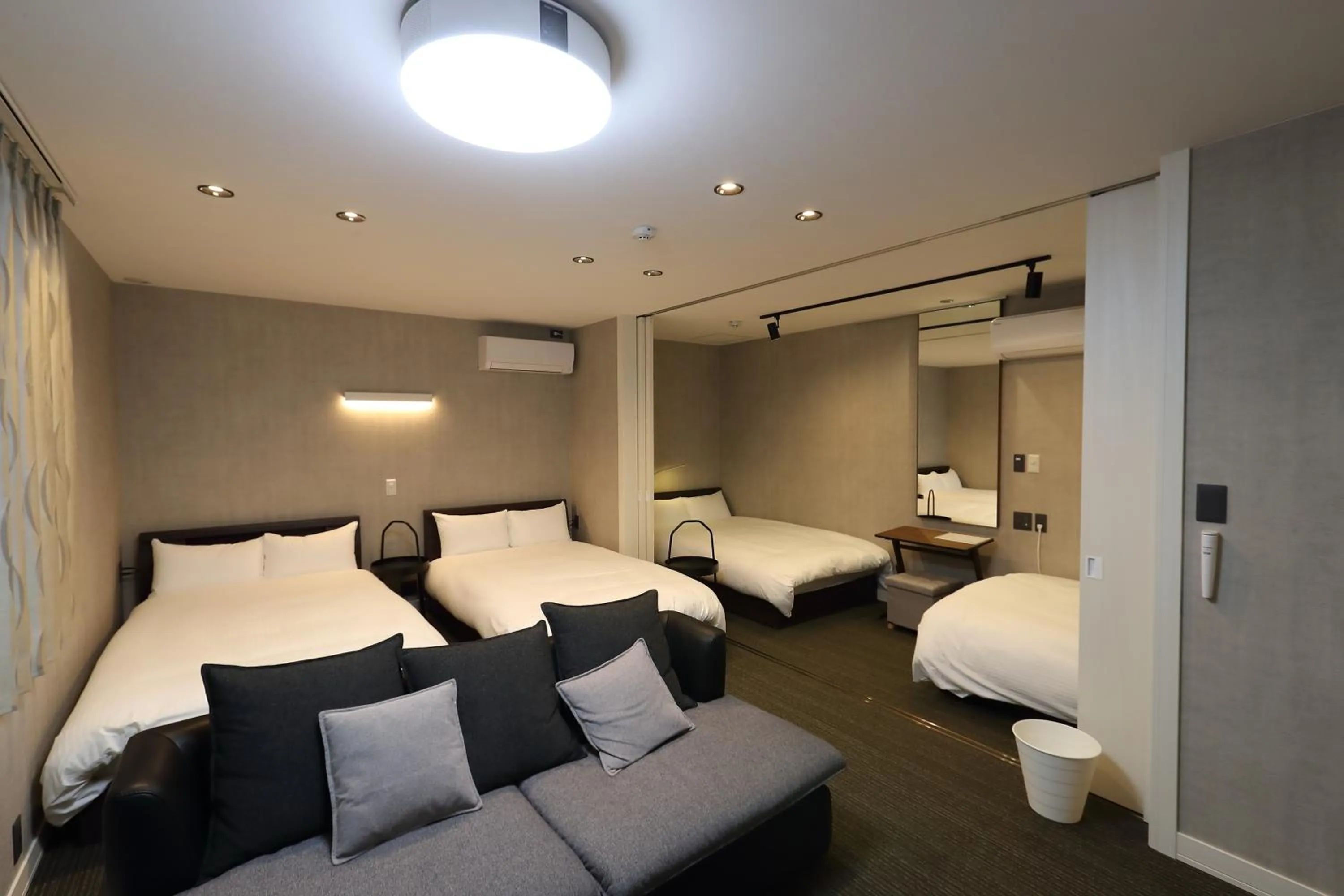 Bed in White Crystal RoomB