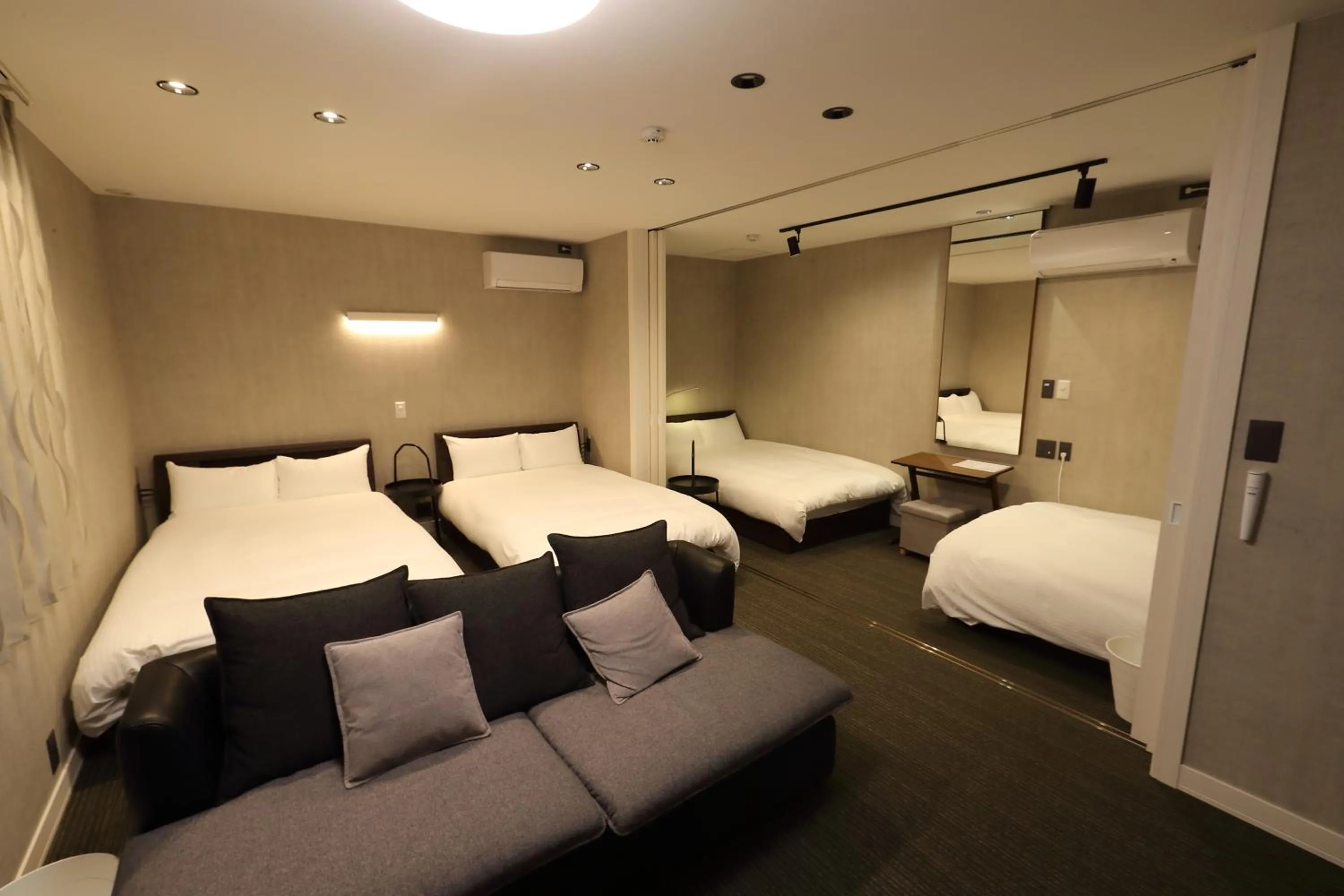 Bed in White Crystal RoomB