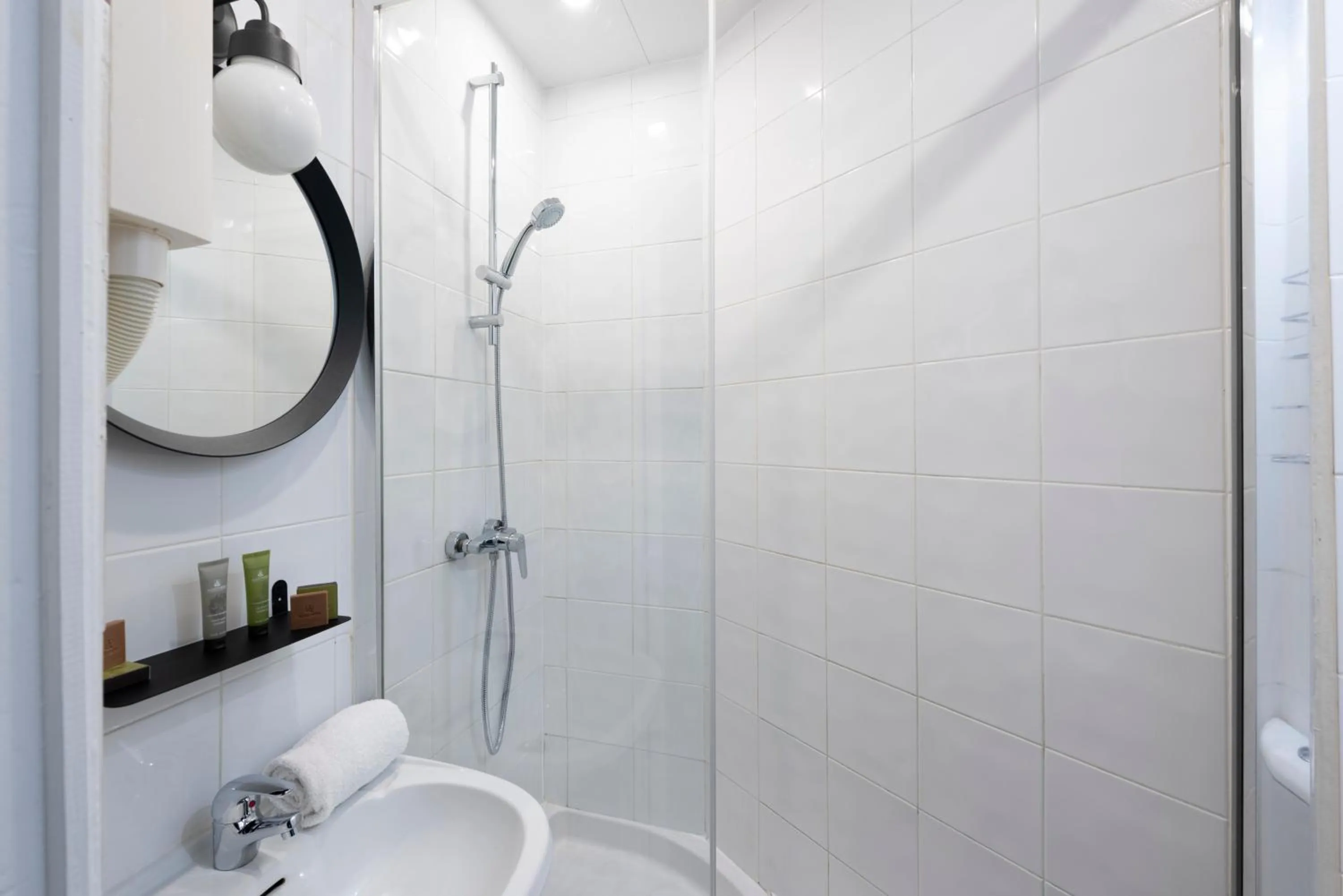 Double Room with Balcony in Lennon by Avalon Hotel Paris Gare du Nord