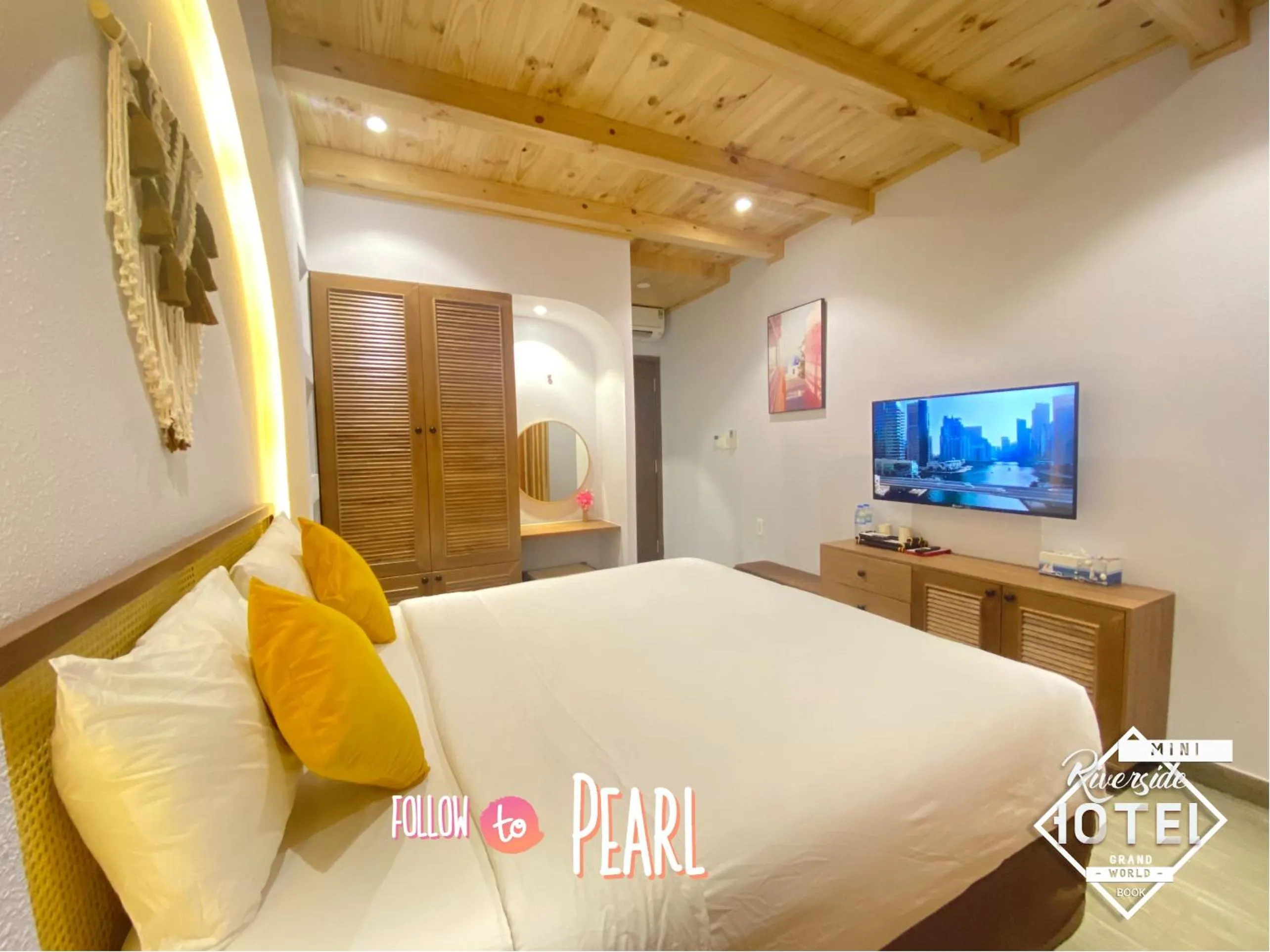 Bedroom, Bed in Riverside Mini Hotel Grand World Phu Quoc